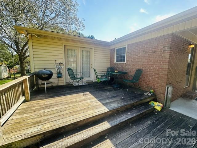 1415 Melrose Drive Property Photo 3