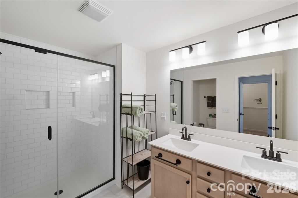 12024 Basking Drive Property Photo 7