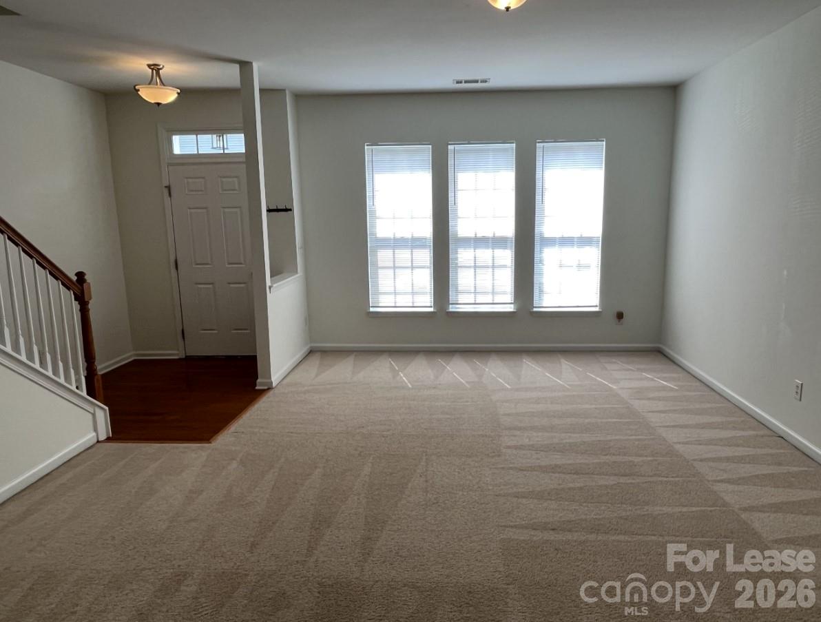 9956 Kings Parade Boulevard Property Photo 3
