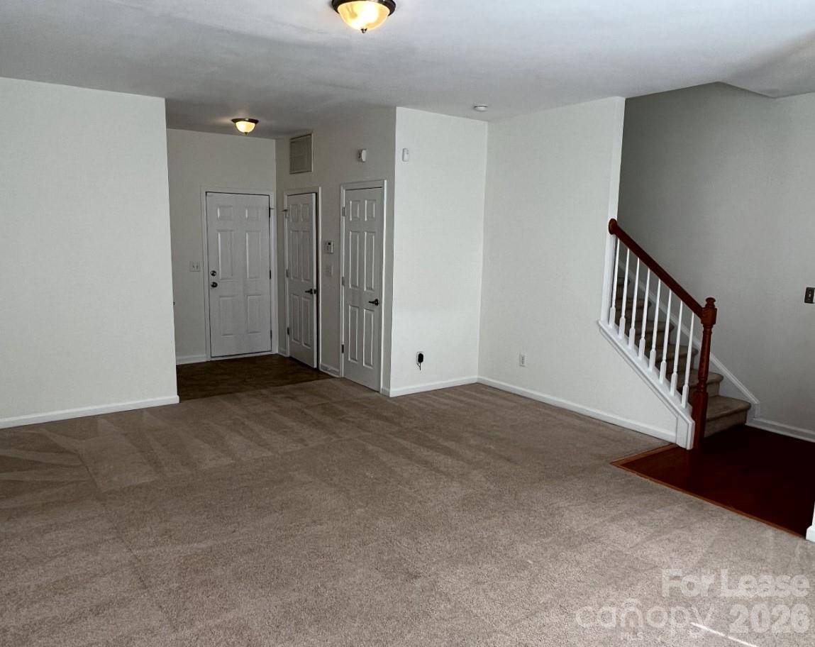 9956 Kings Parade Boulevard Property Photo 5