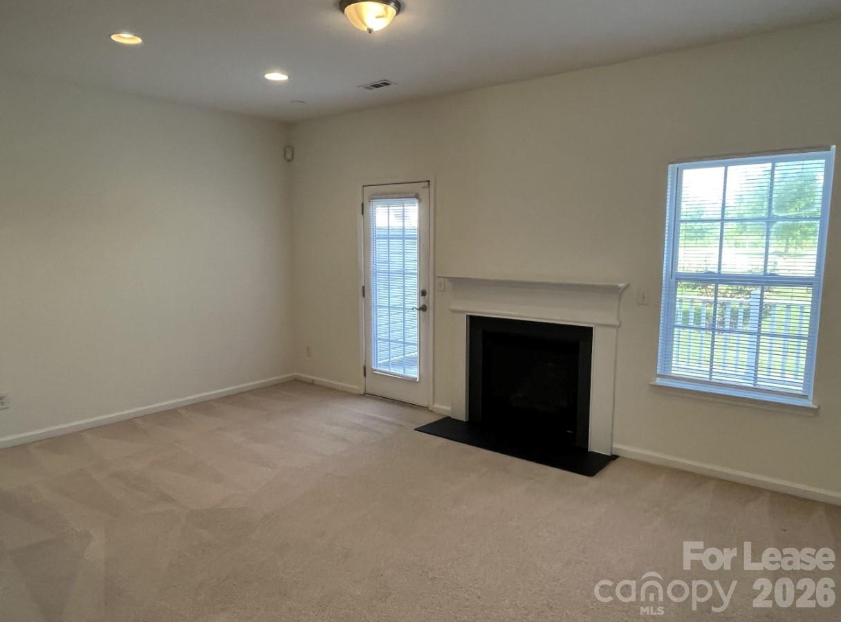 9956 Kings Parade Boulevard Property Photo 7