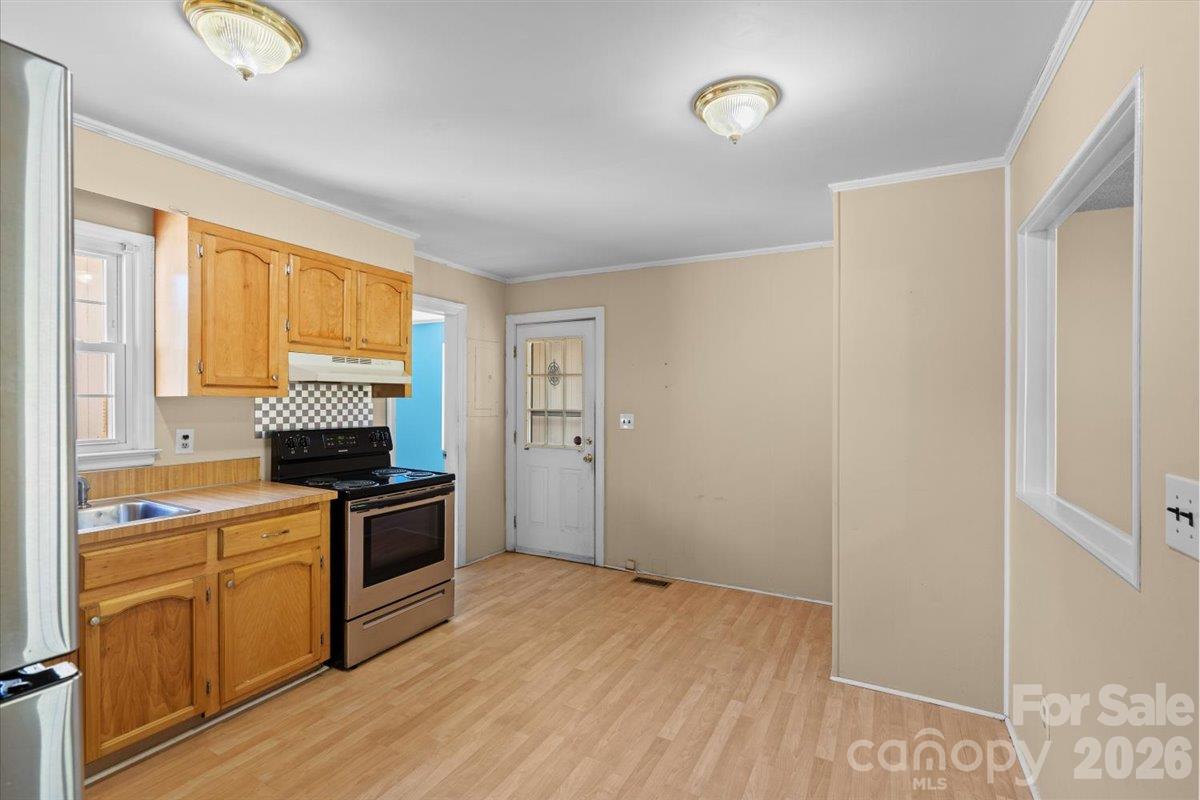 101 Cedar Lane Property Photo 6