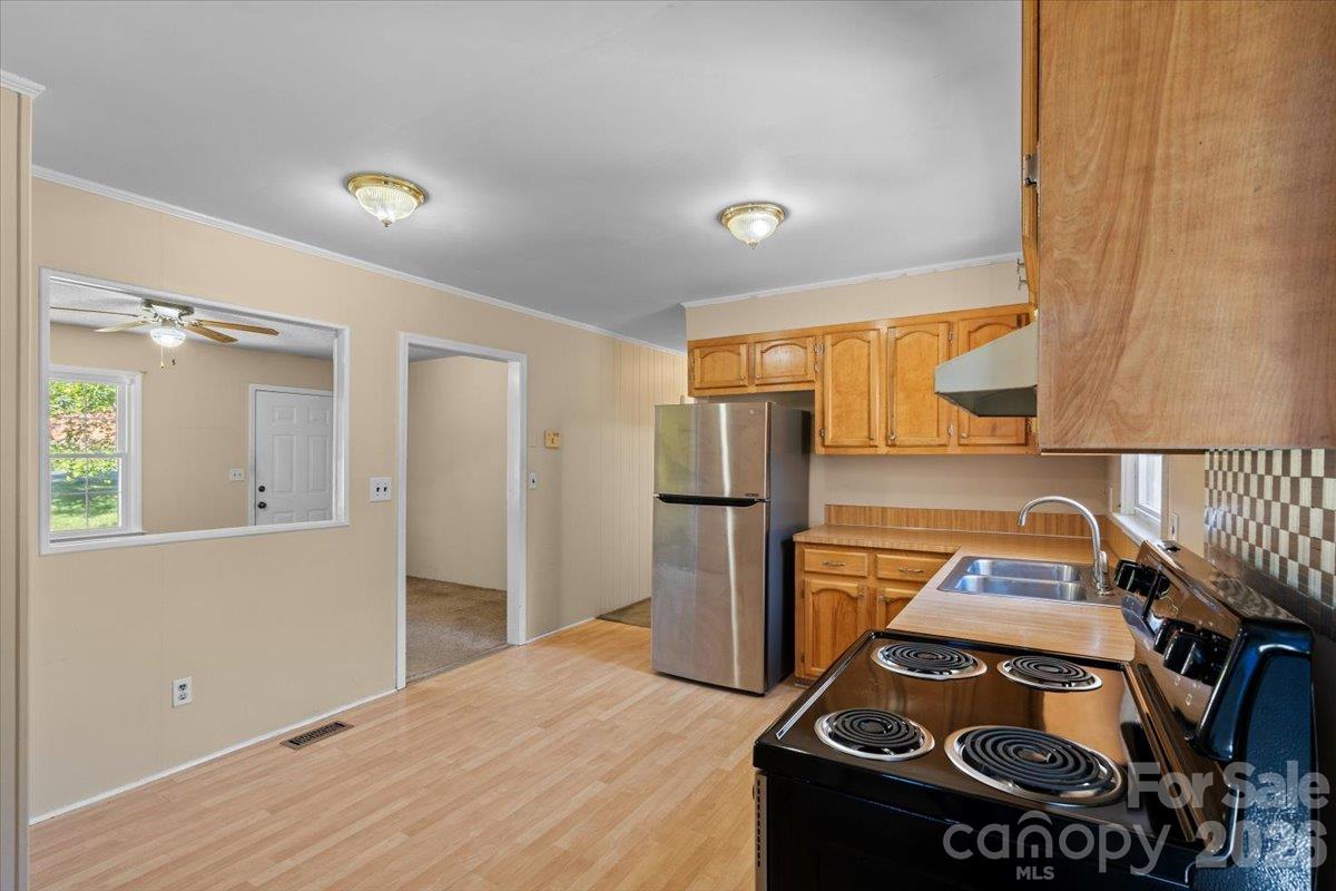101 Cedar Lane Property Photo 8