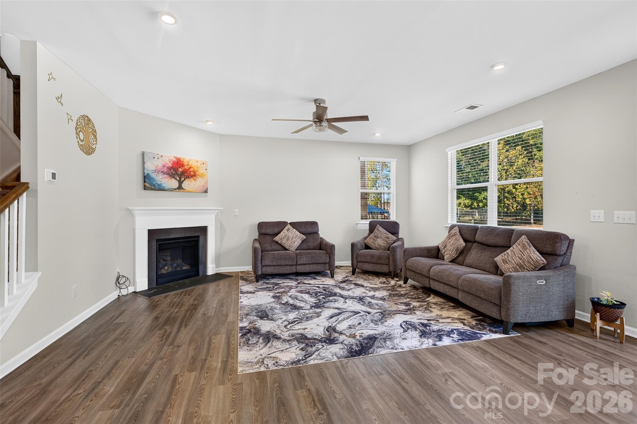 5002 Kinsbridge Drive Property Photo 6