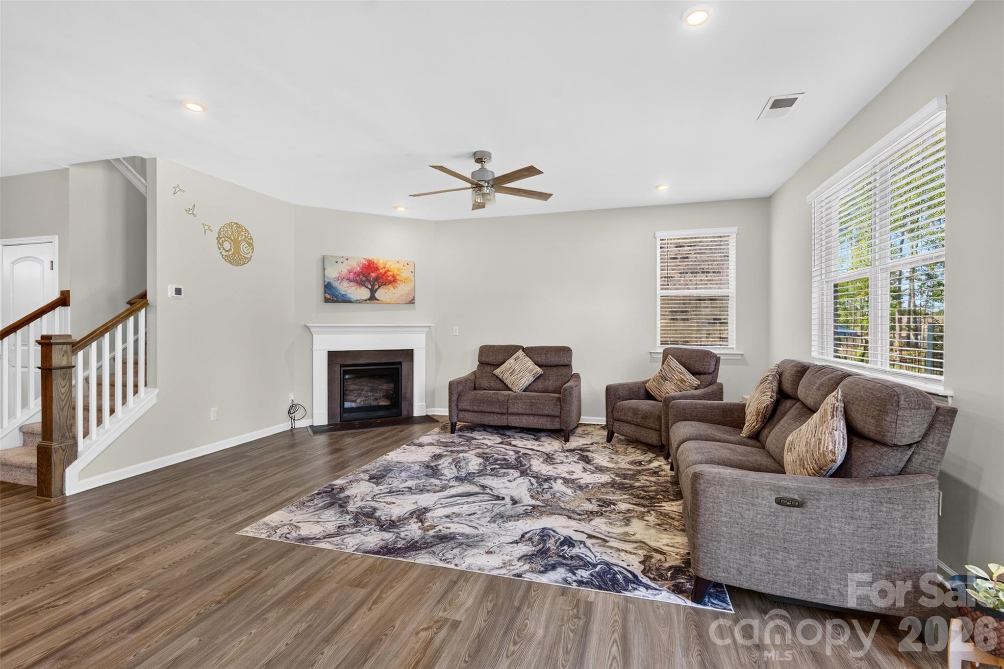 5002 Kinsbridge Drive Property Photo 7