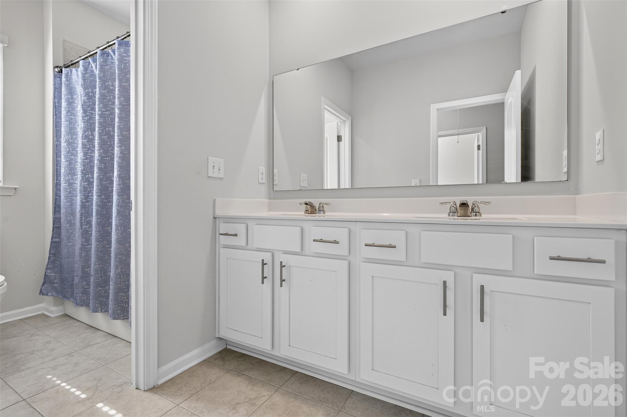 5002 Kinsbridge Drive Property Photo 13