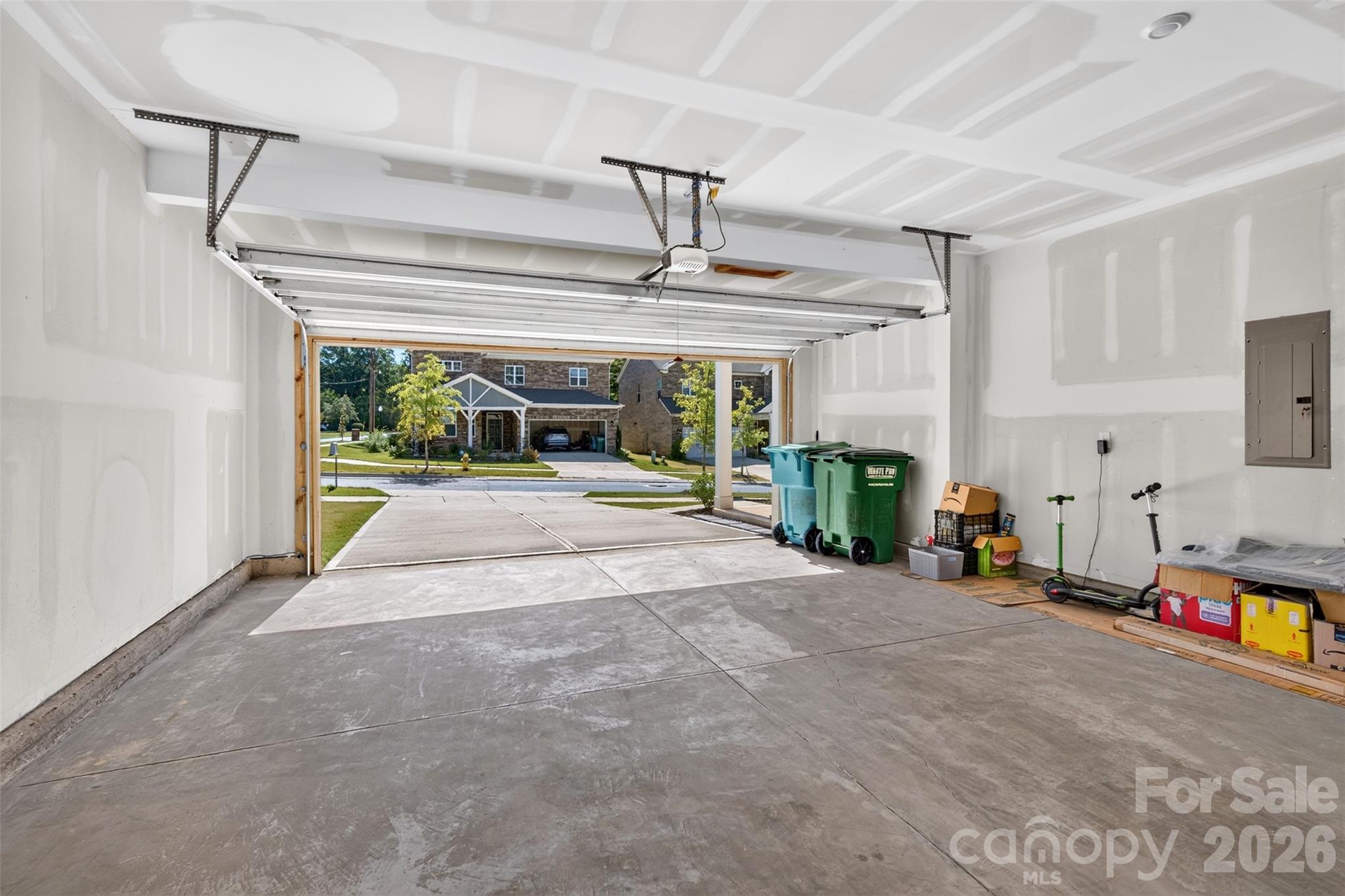 5002 Kinsbridge Drive Property Photo 26