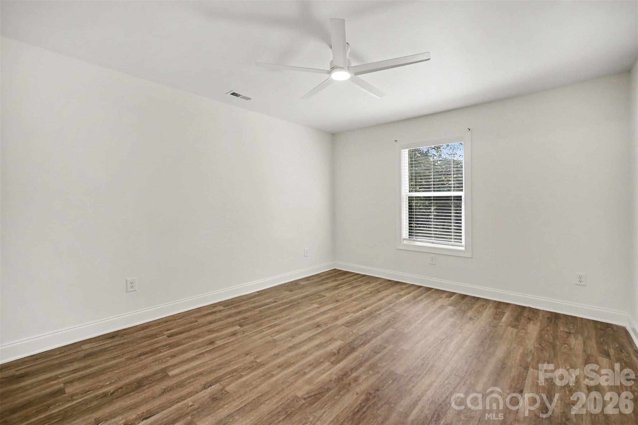 2361 Myrtle Avenue Property Photo 9