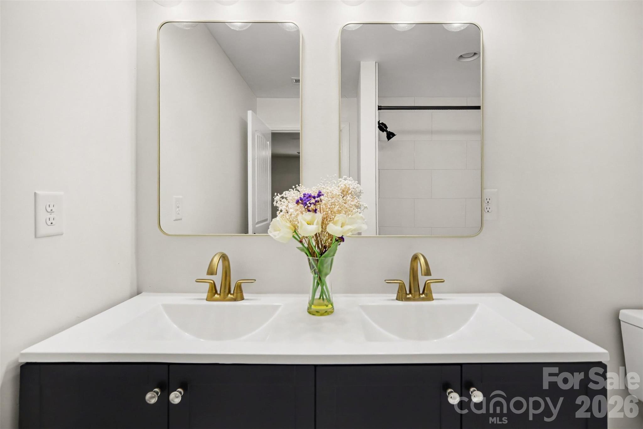 2361 Myrtle Avenue Property Photo 12