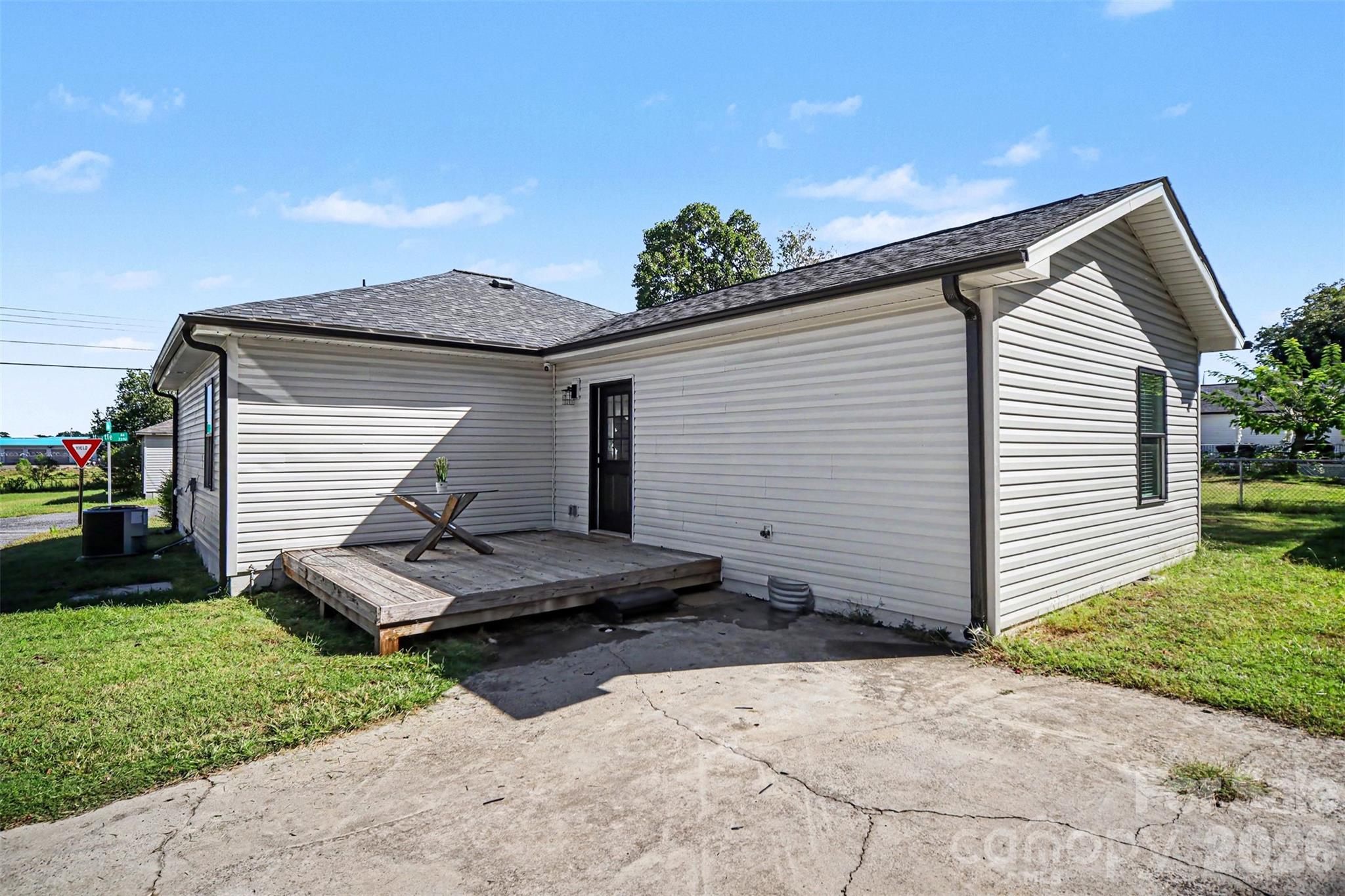 2361 Myrtle Avenue Property Photo 18
