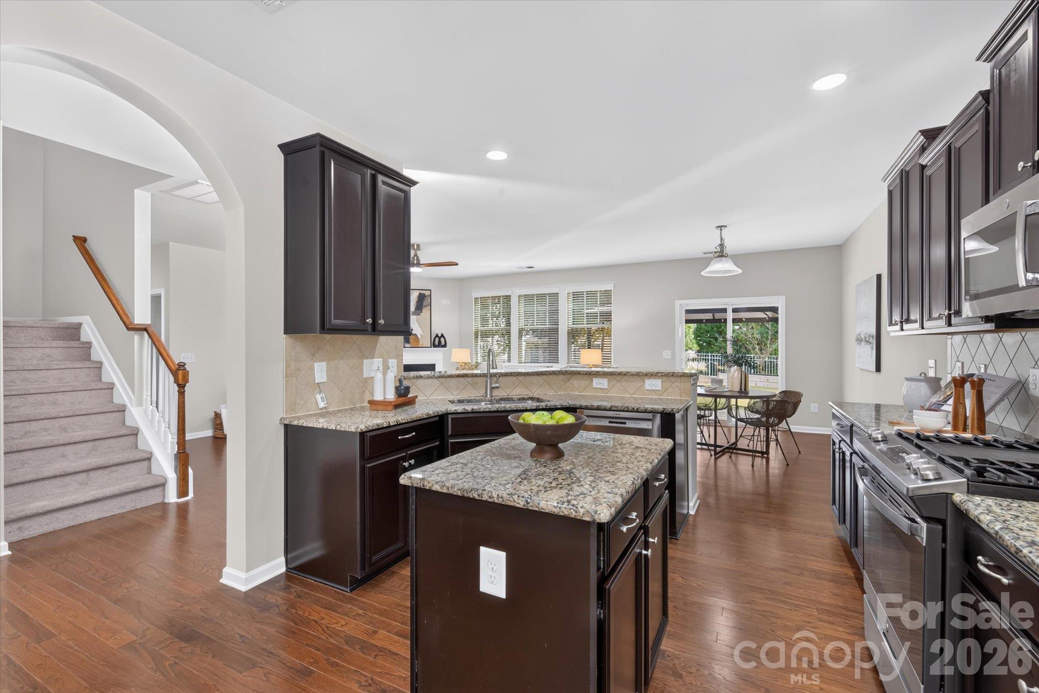 2712 Lawson Drive Property Photo 8