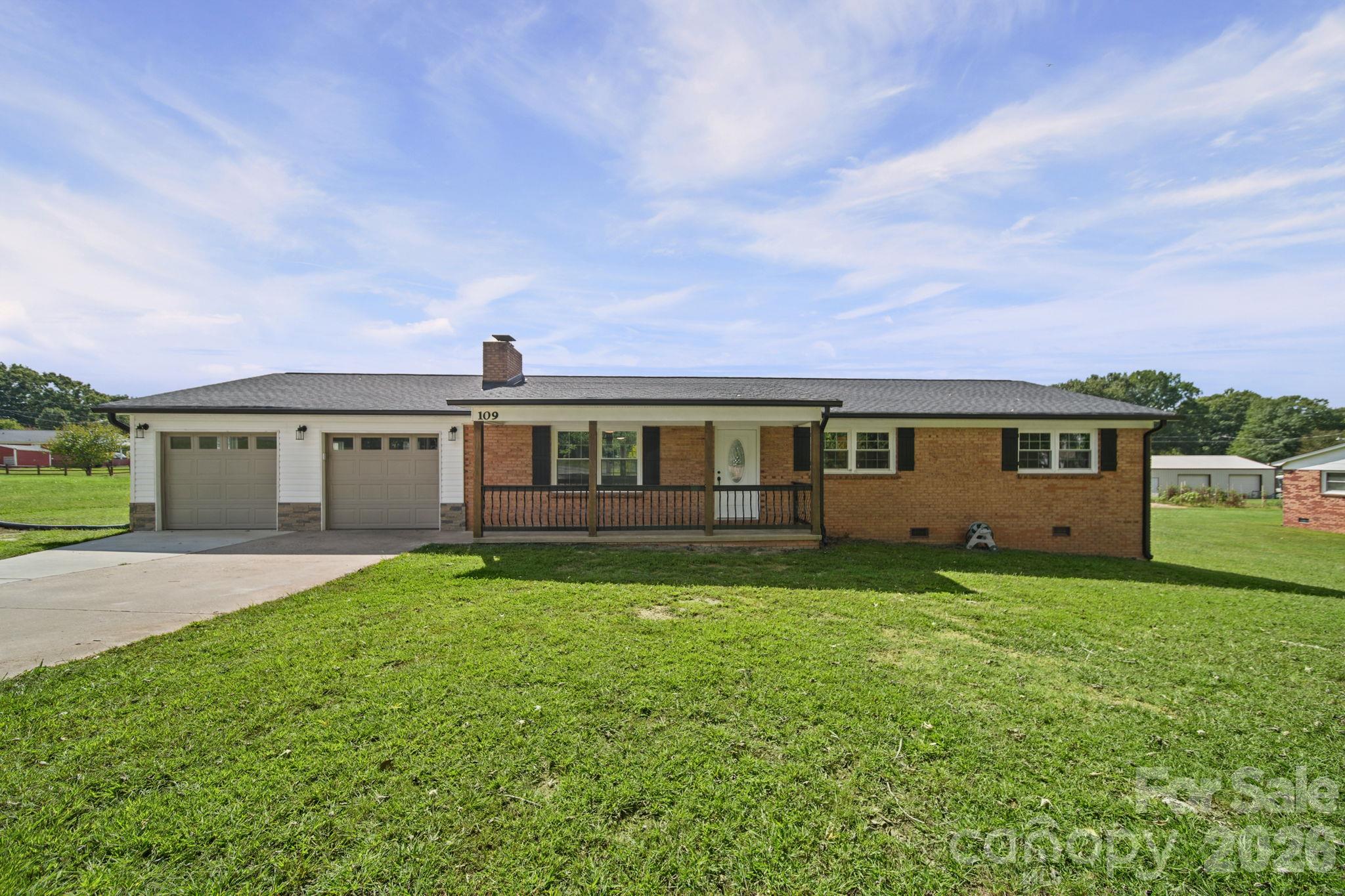109 Colonial Drive Property Photo 1