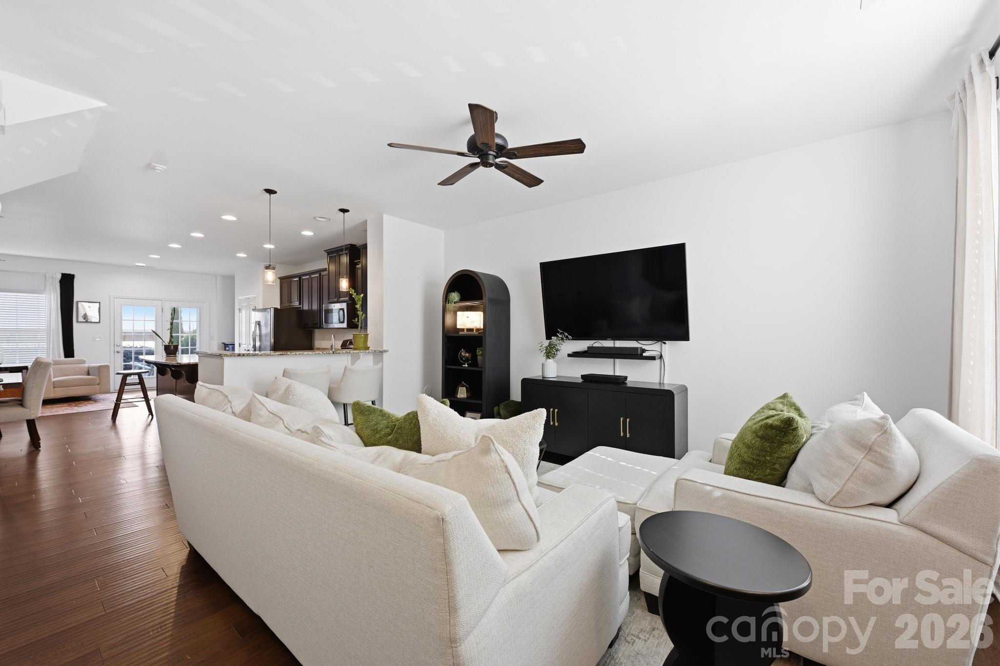 1353 Jacemans Way Property Photo 16