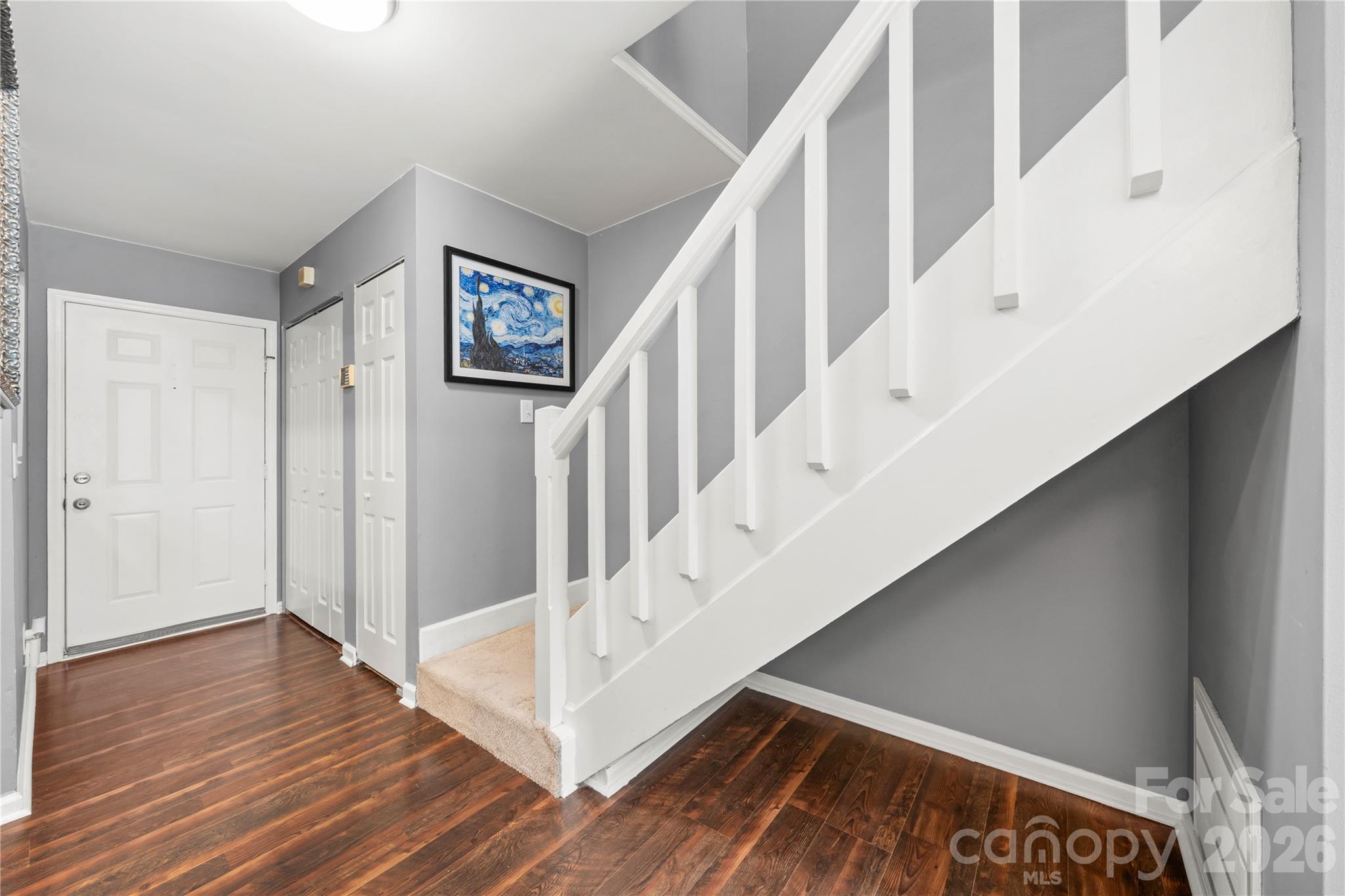 8251 Circle Tree Lane Property Photo 4
