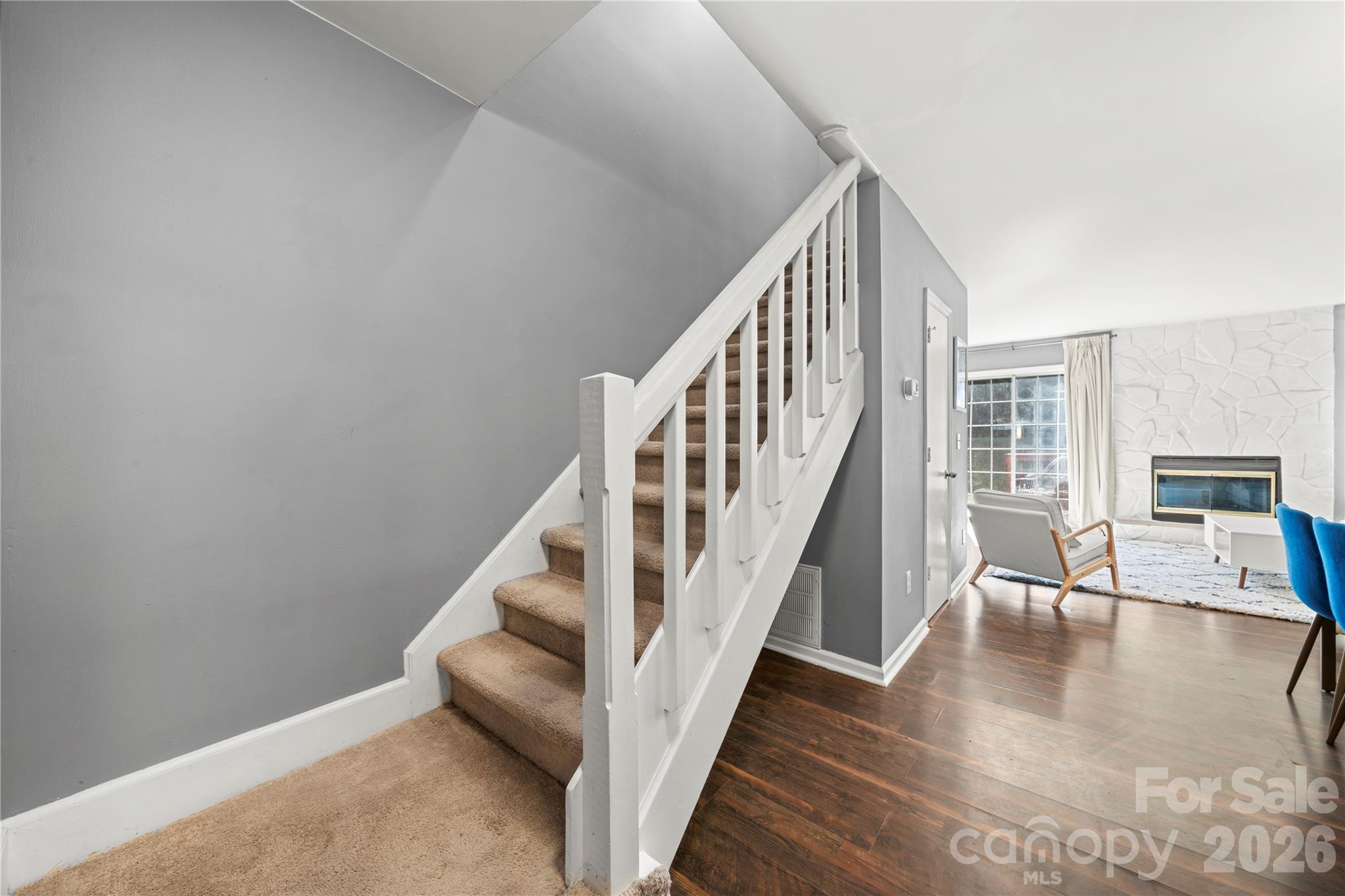 8251 Circle Tree Lane Property Photo 5