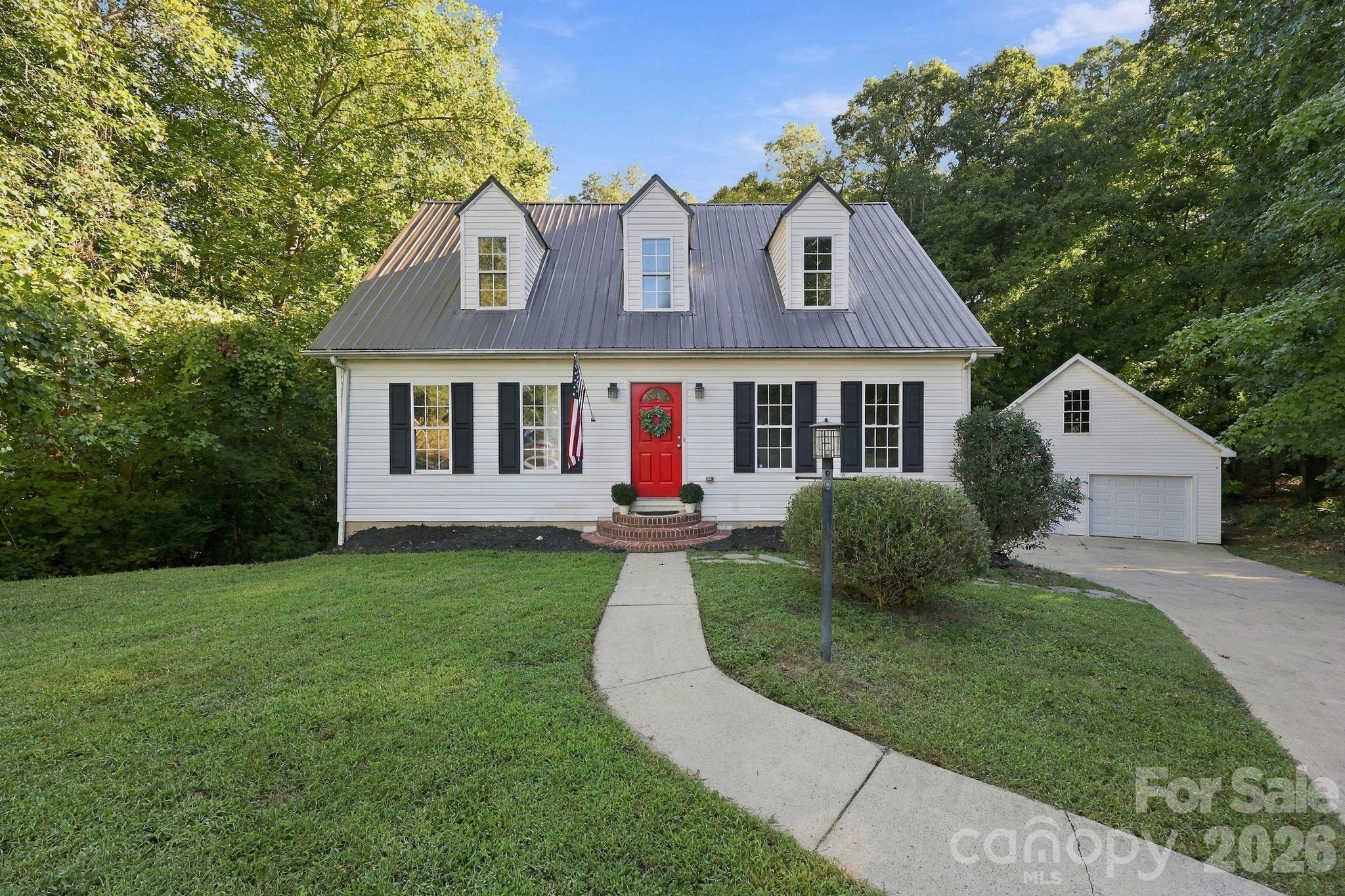 205 Colonial Avenue Property Photo 1