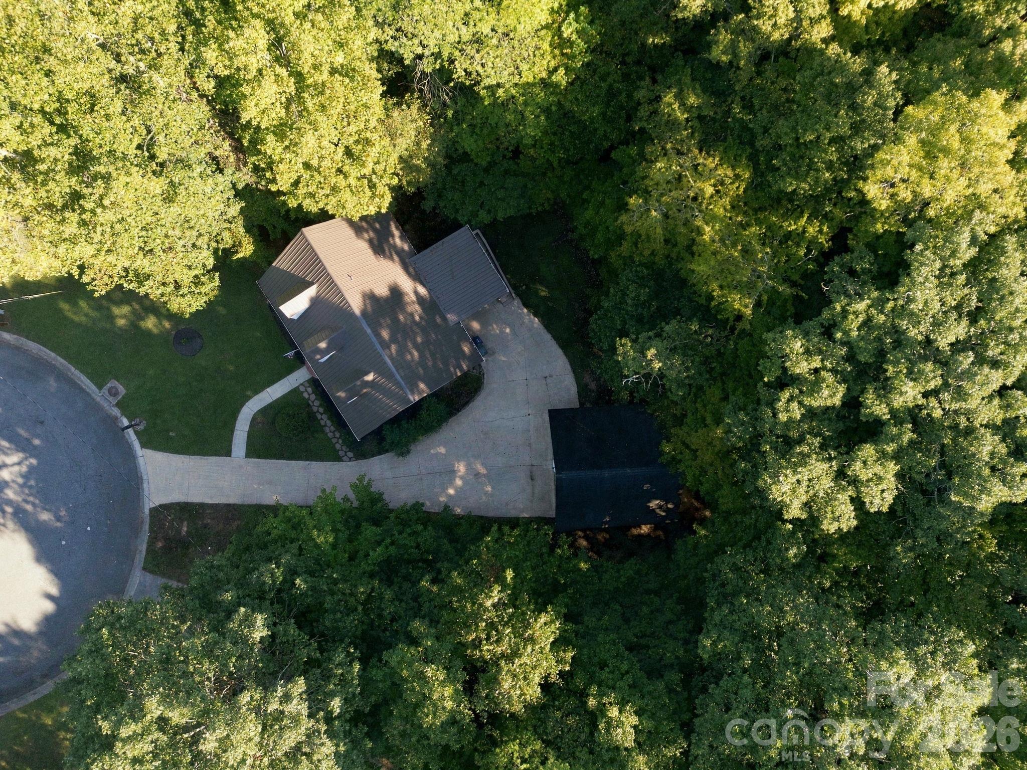 205 Colonial Avenue Property Photo 3