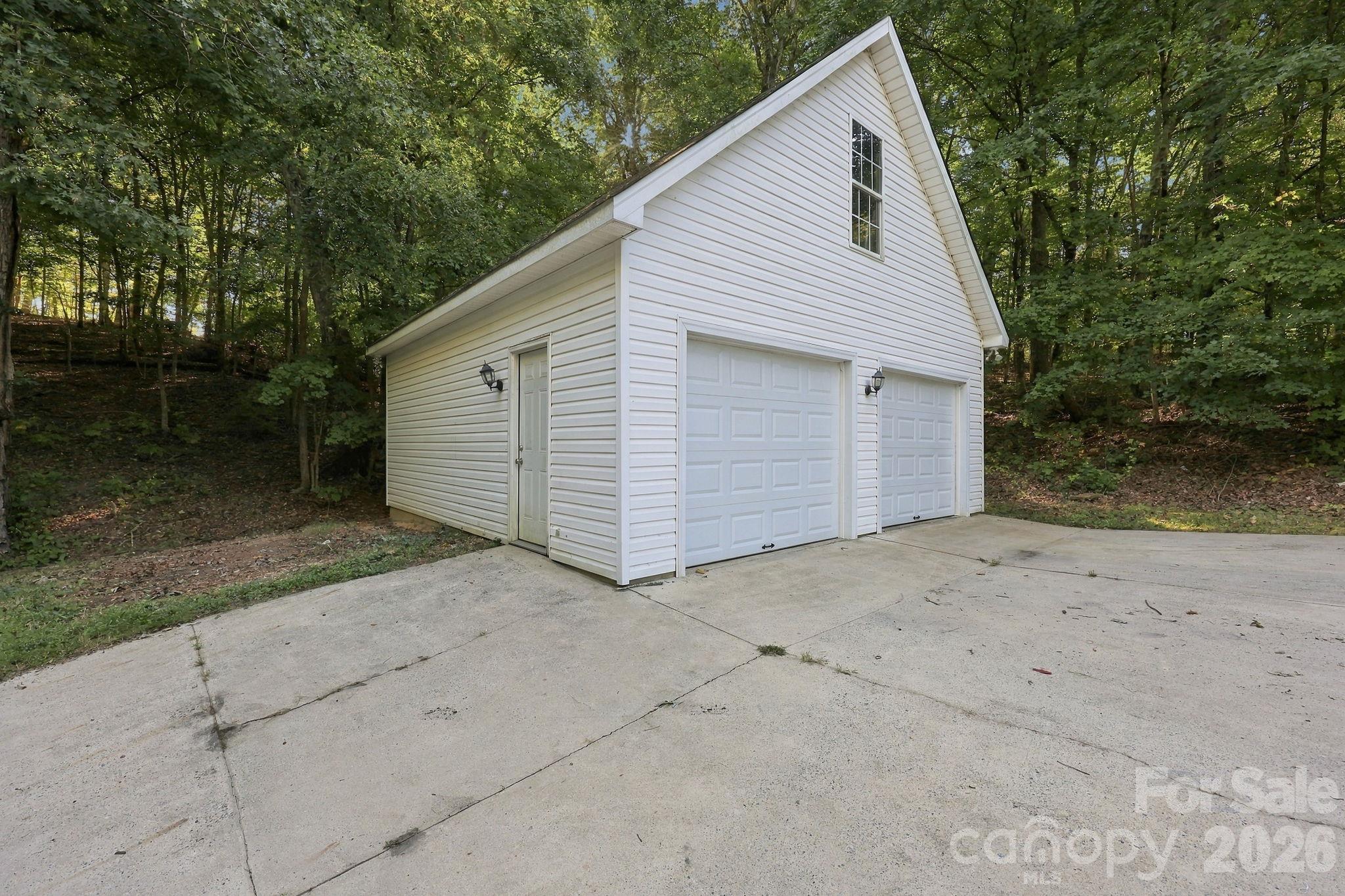 205 Colonial Avenue Property Photo 4