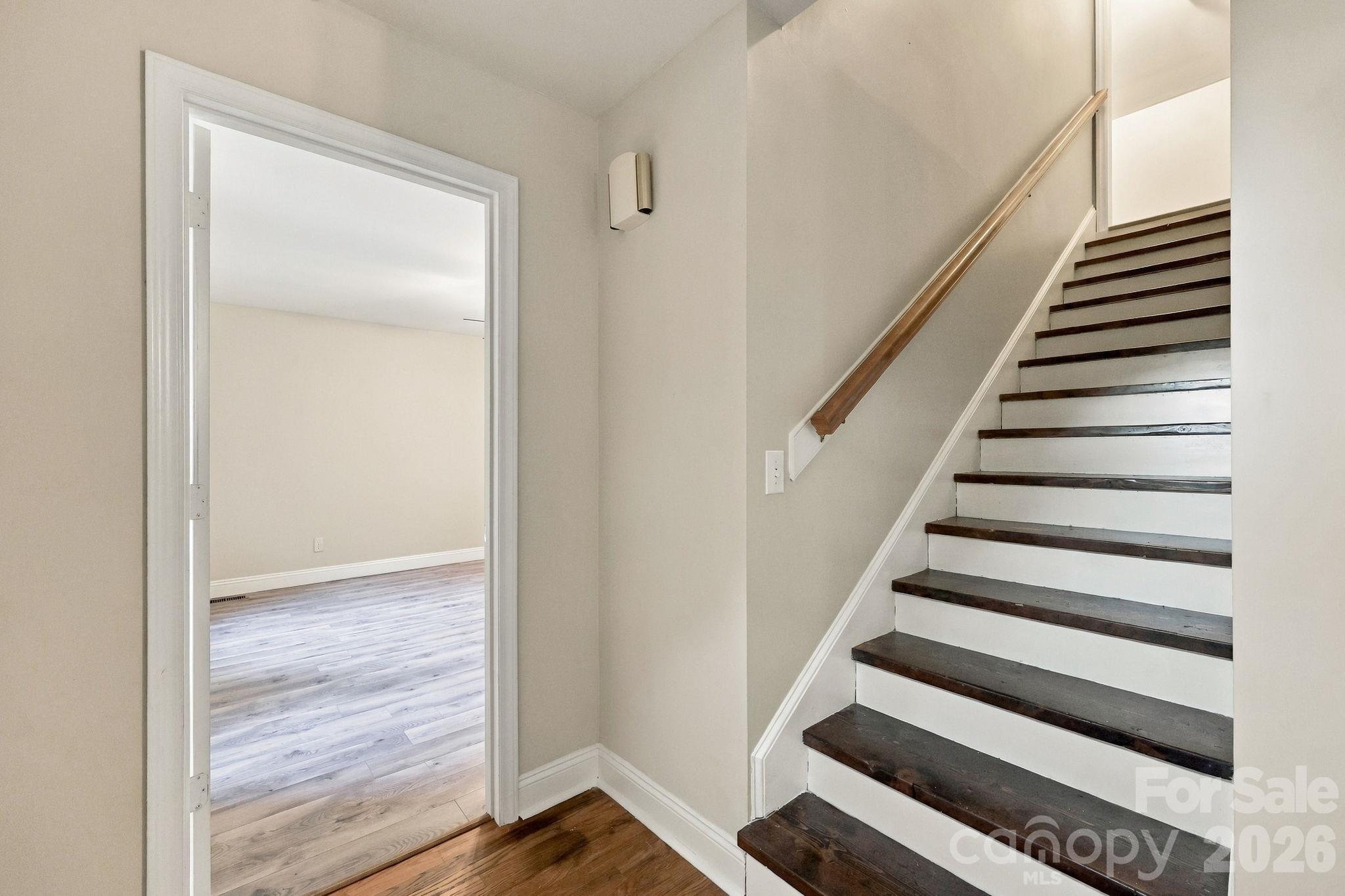 205 Colonial Avenue Property Photo 9