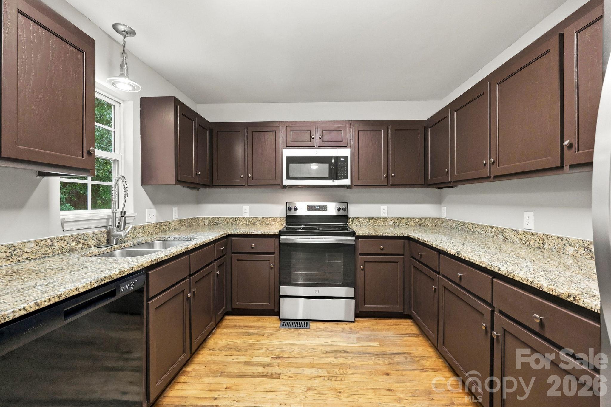 205 Colonial Avenue Property Photo 13