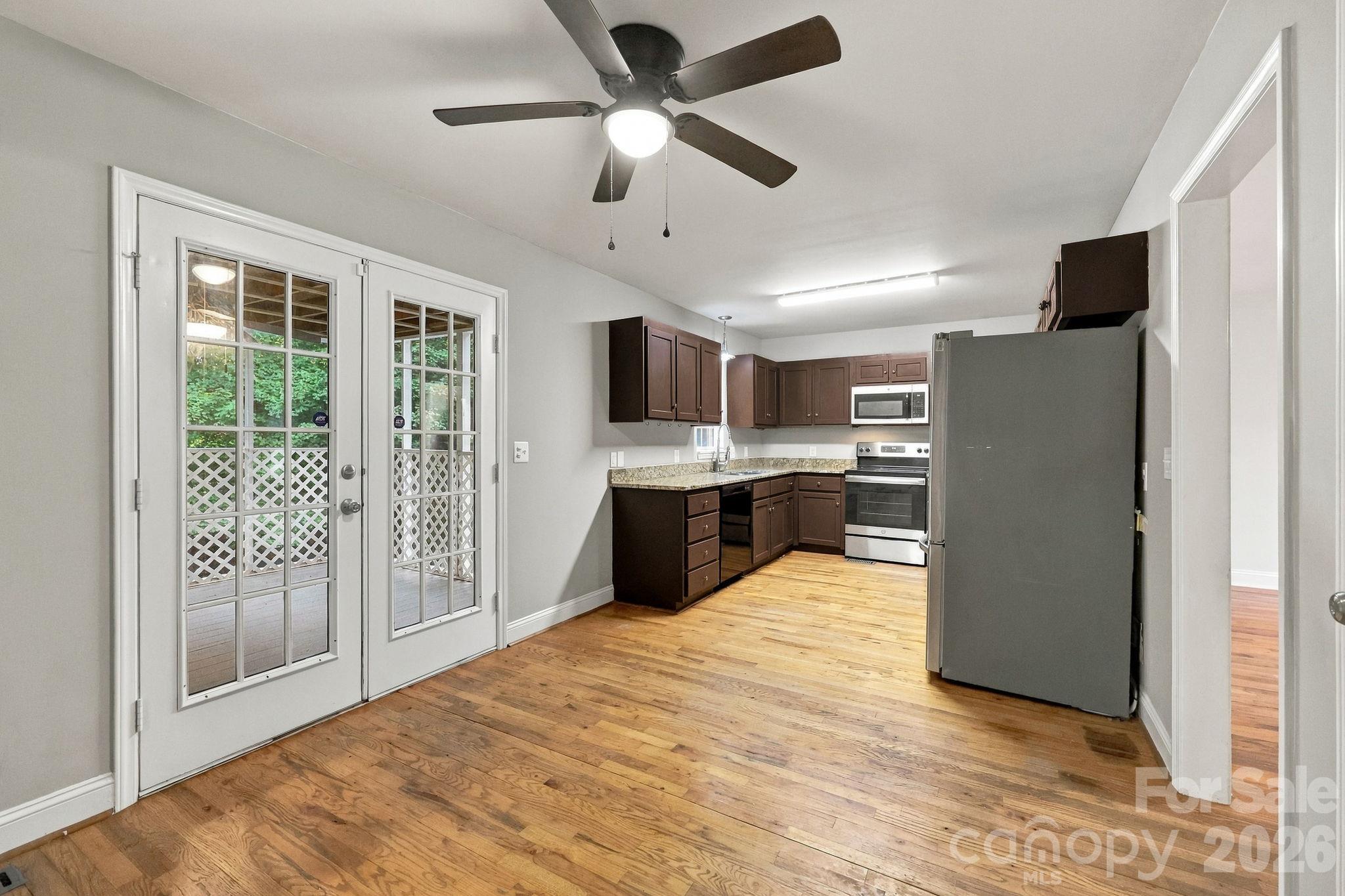 205 Colonial Avenue Property Photo 14
