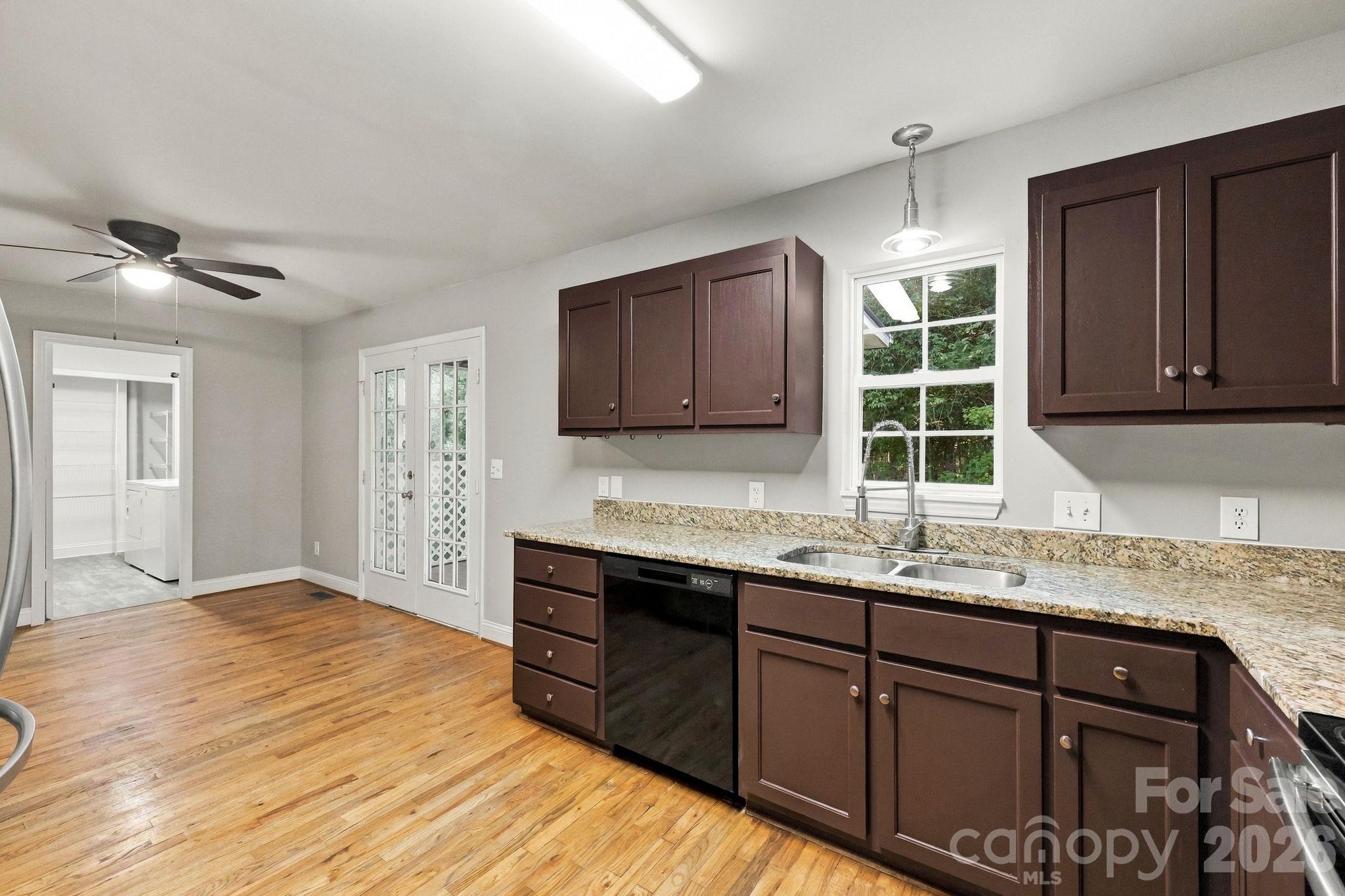 205 Colonial Avenue Property Photo 14