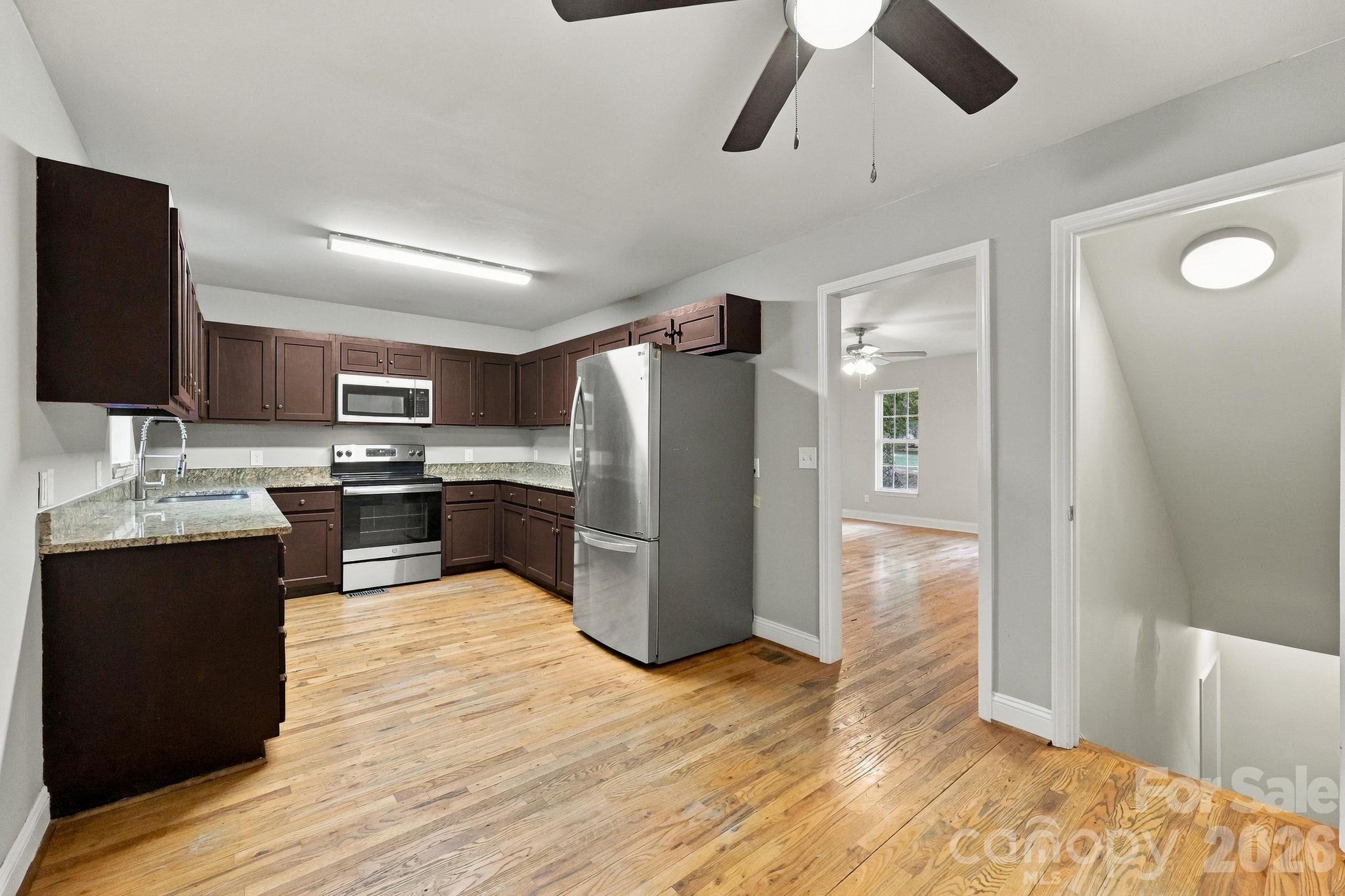 205 Colonial Avenue Property Photo 18