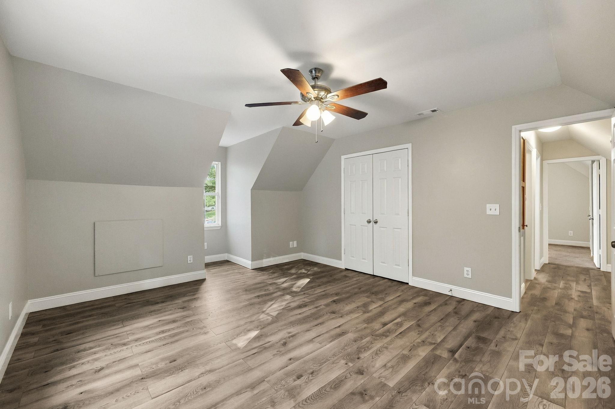 205 Colonial Avenue Property Photo 23