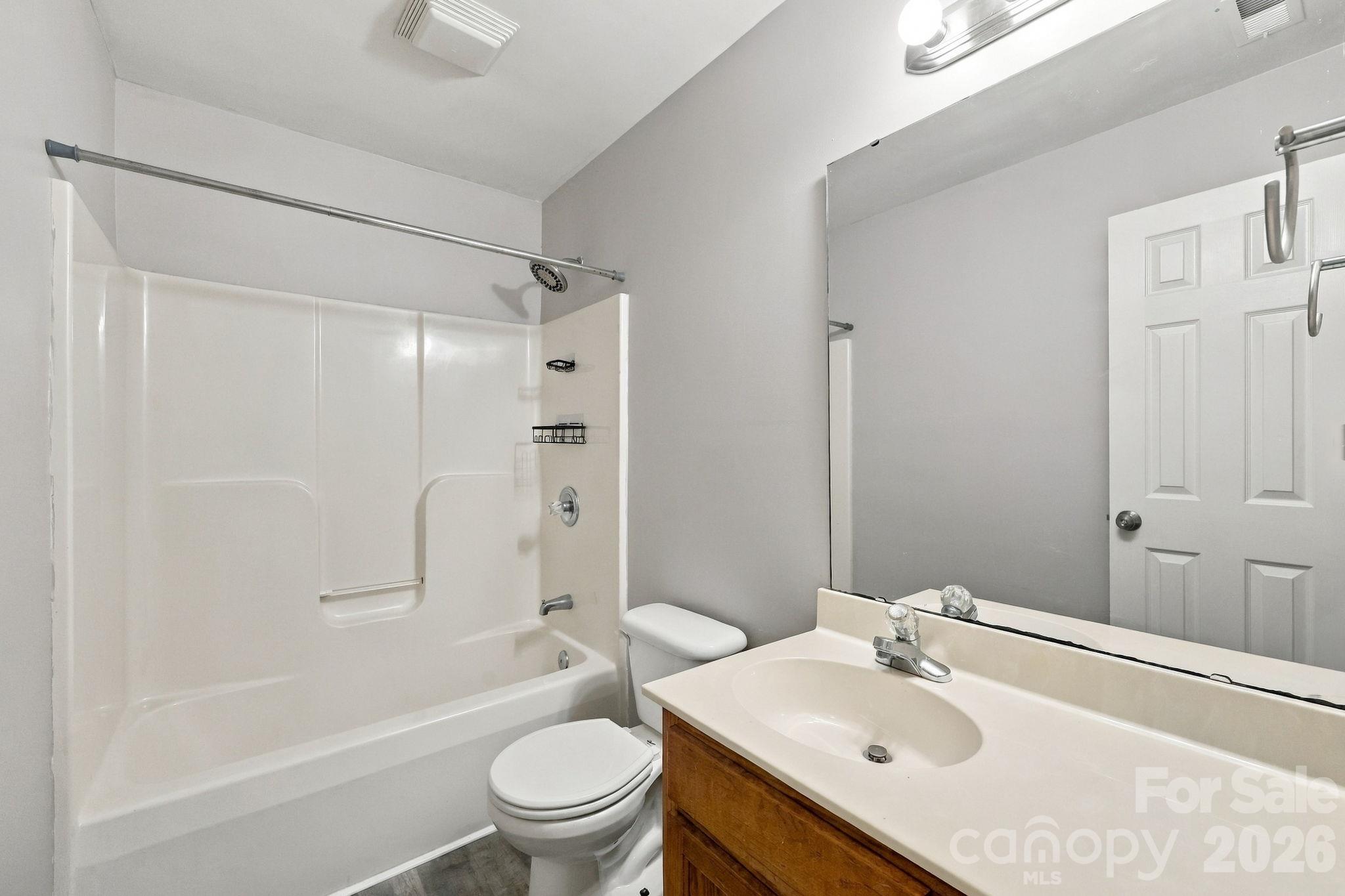 205 Colonial Avenue Property Photo 26