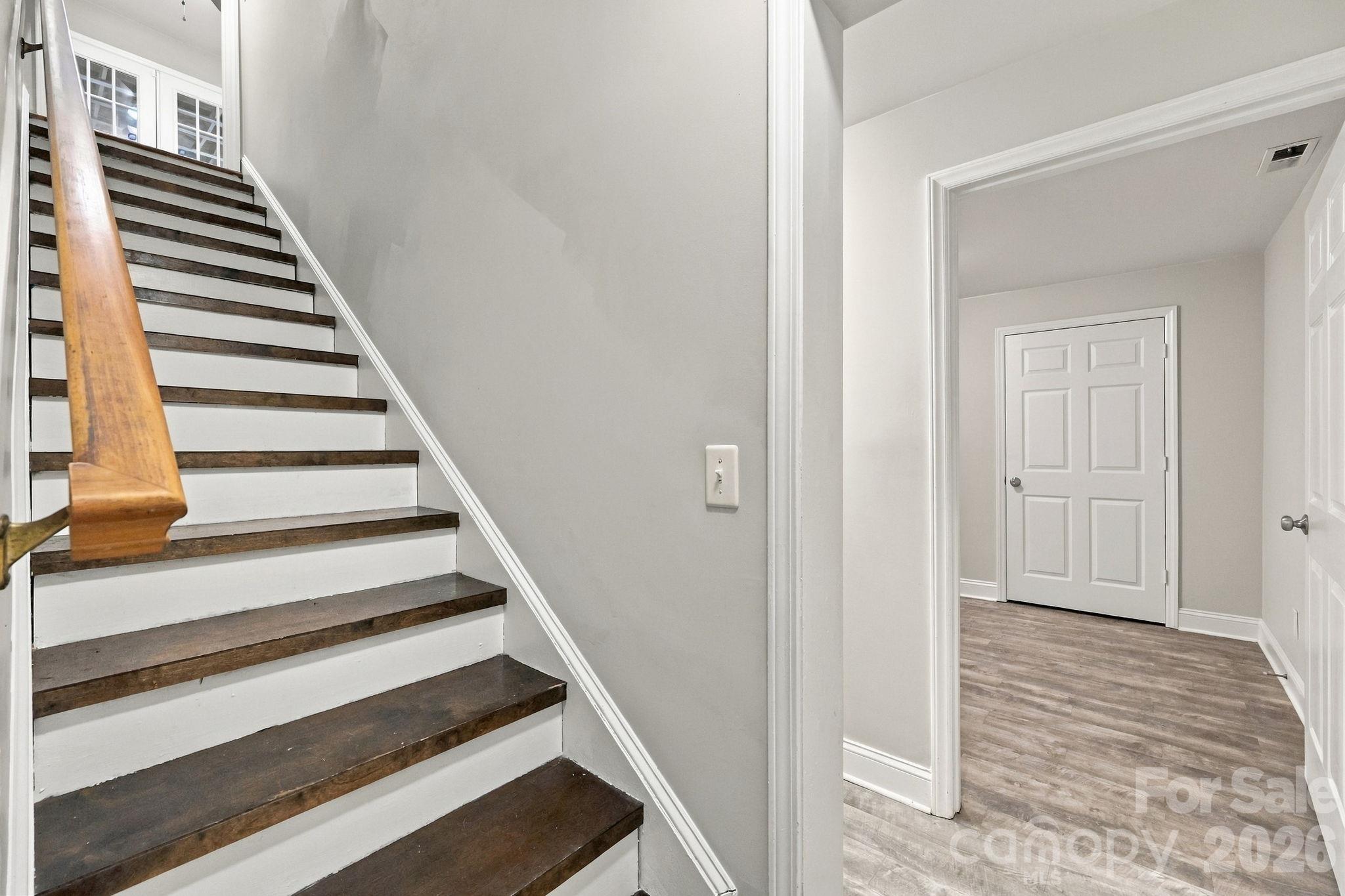 205 Colonial Avenue Property Photo 27