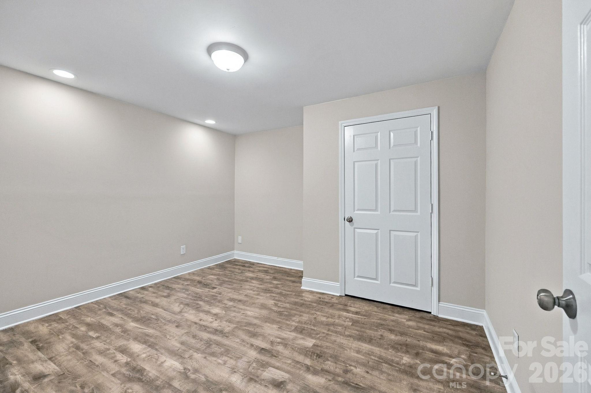 205 Colonial Avenue Property Photo 27