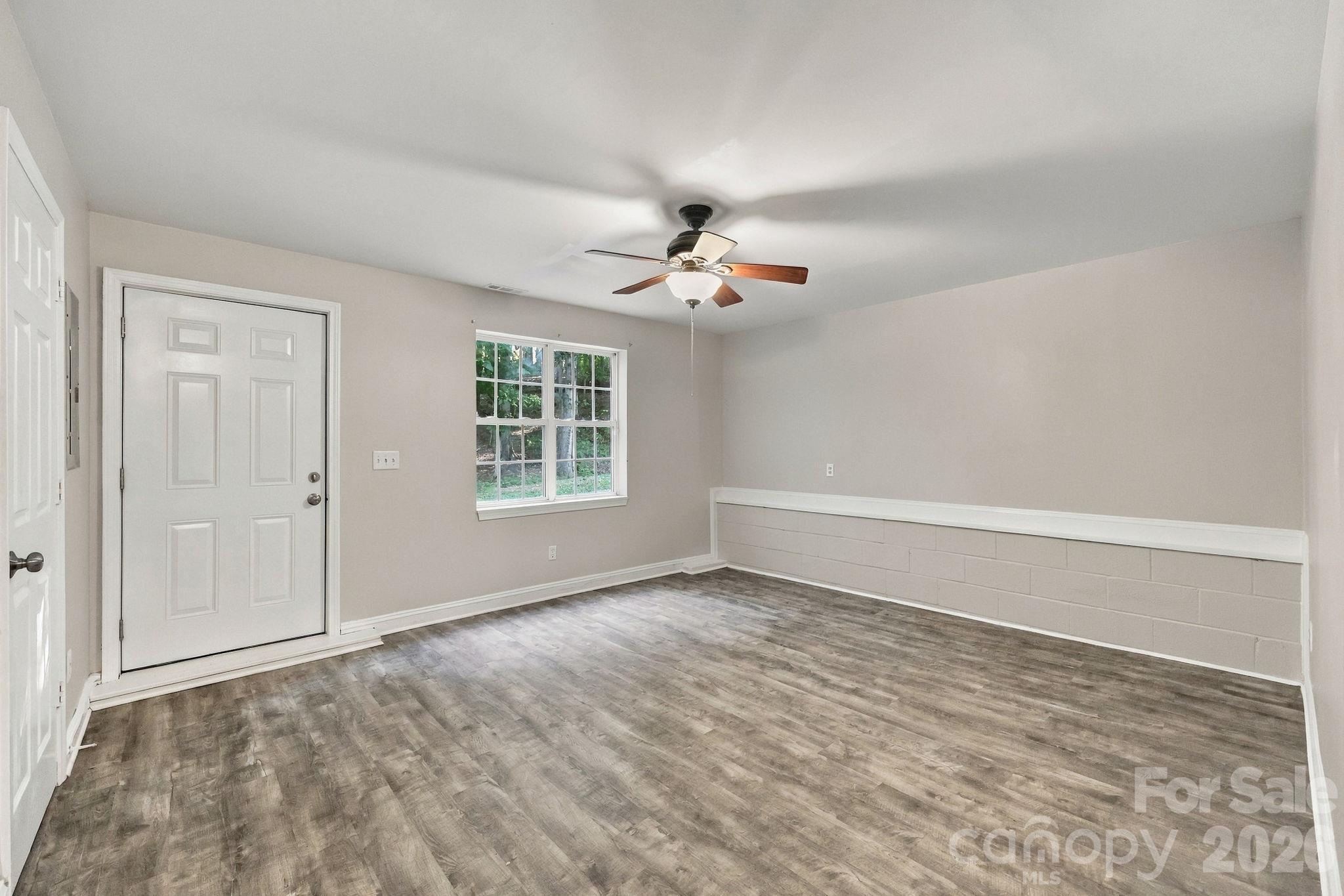 205 Colonial Avenue Property Photo 30
