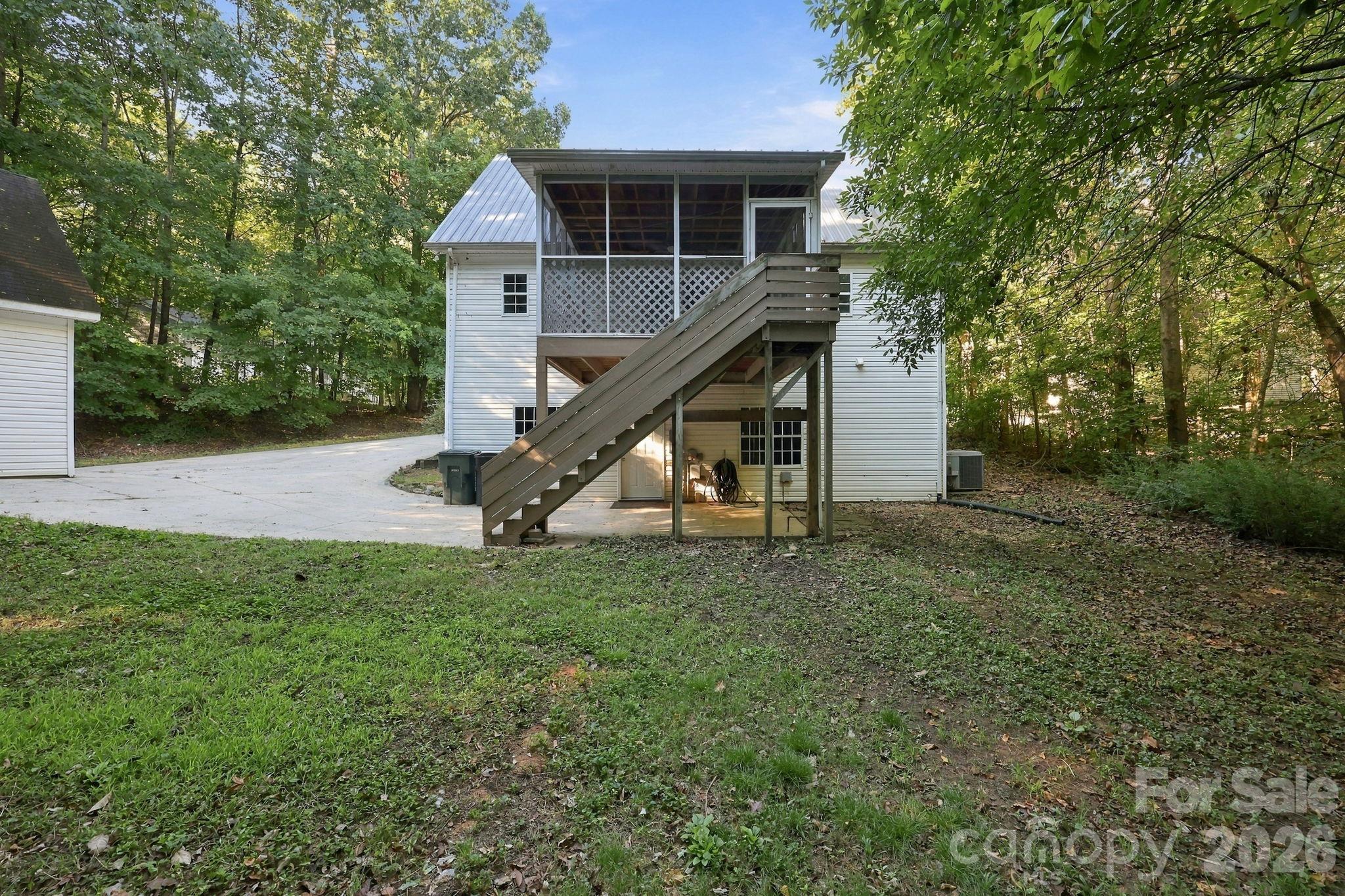205 Colonial Avenue Property Photo 33