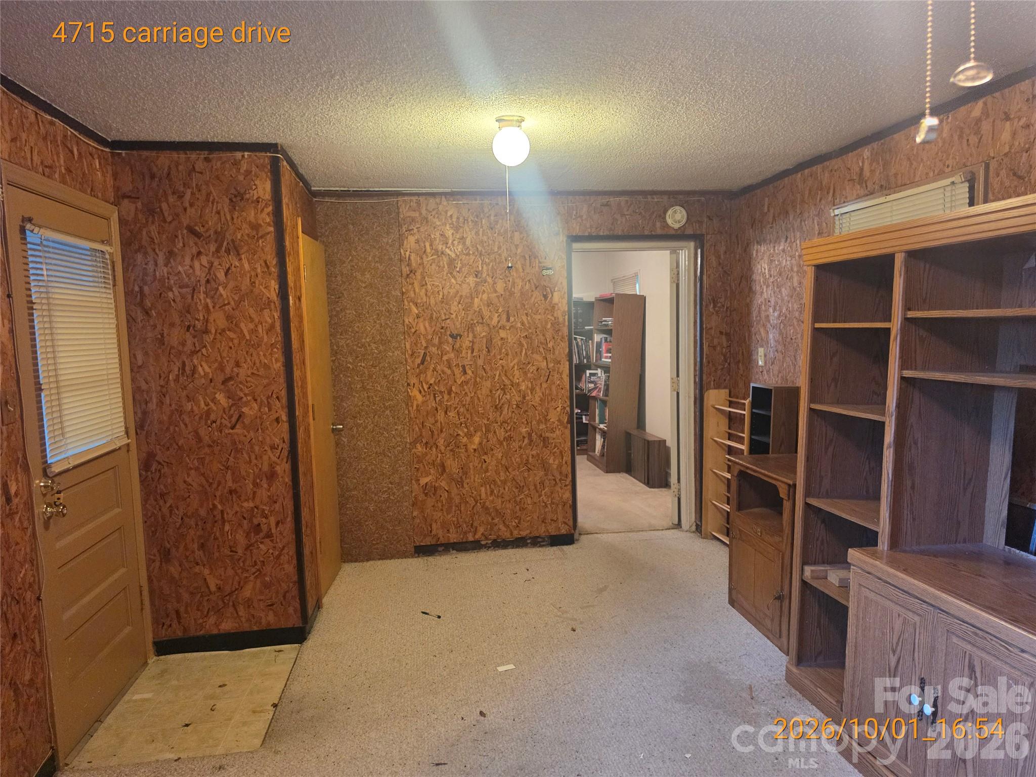 4715 Carriage Drive Circle Property Photo 3