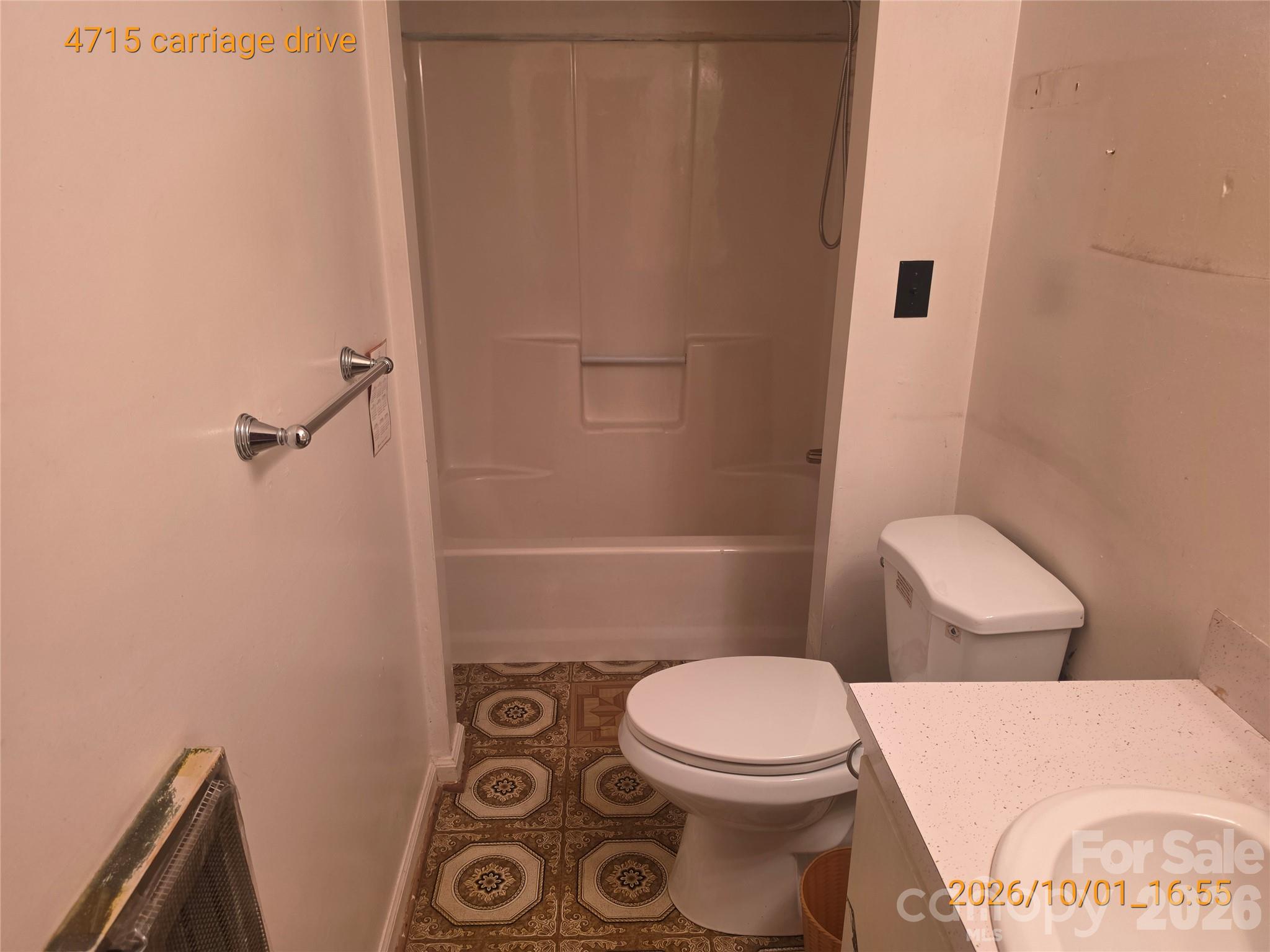 4715 Carriage Drive Circle Property Photo 5