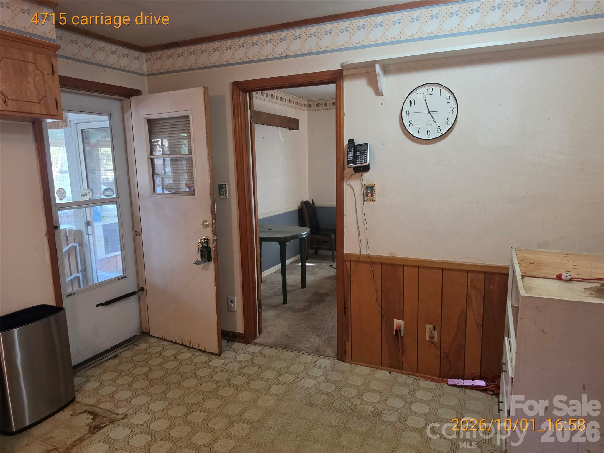 4715 Carriage Drive Circle Property Photo 8