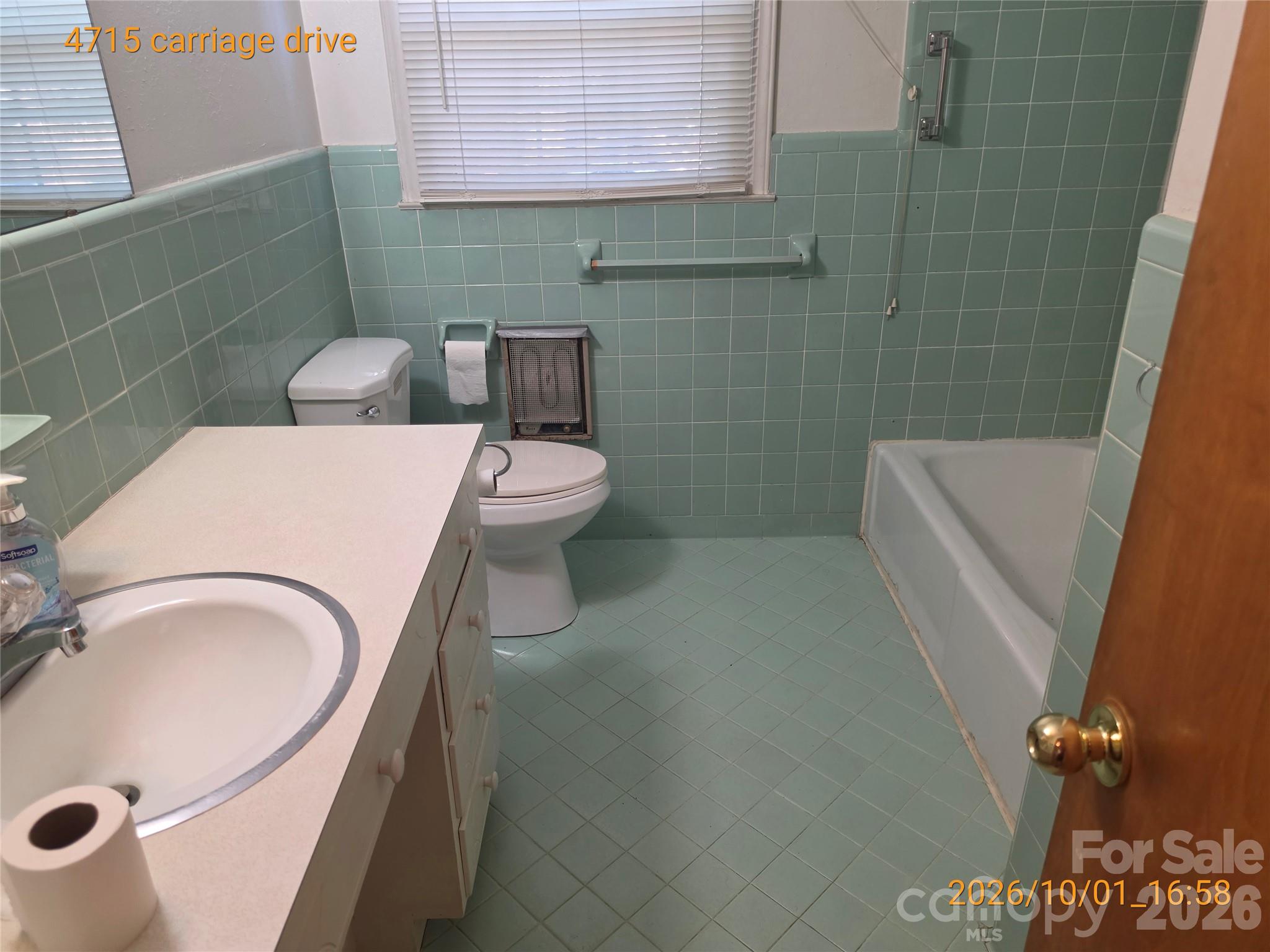 4715 Carriage Drive Circle Property Photo 10