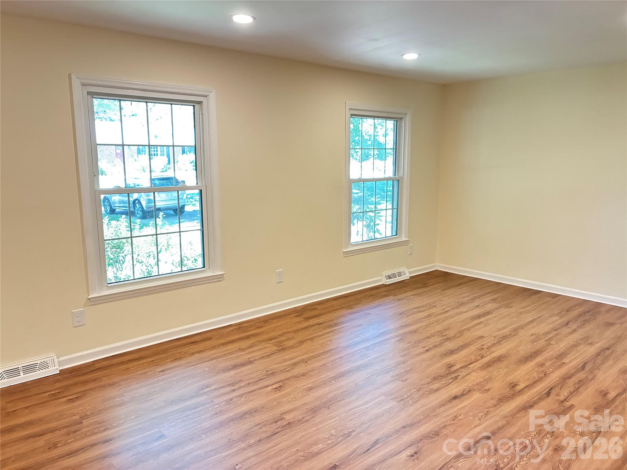 1140 Fieldstone Road Property Photo 2