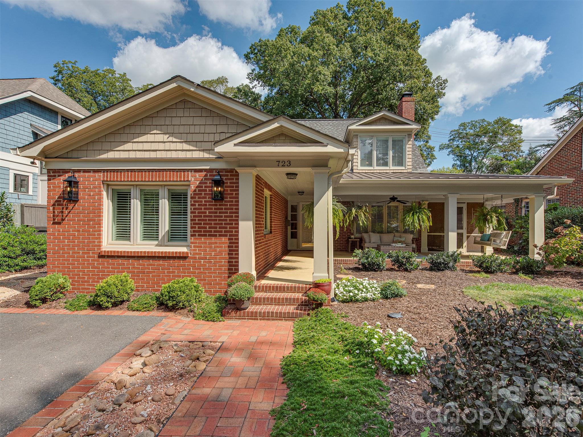 723 Romany Road Property Photo 1