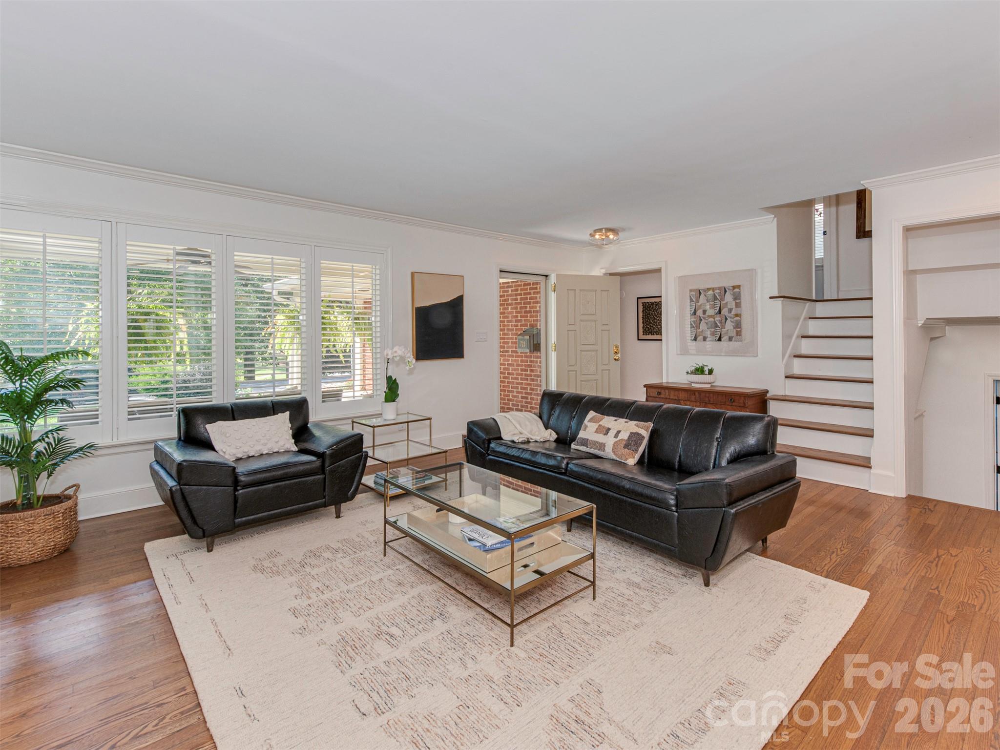 723 Romany Road Property Photo 3
