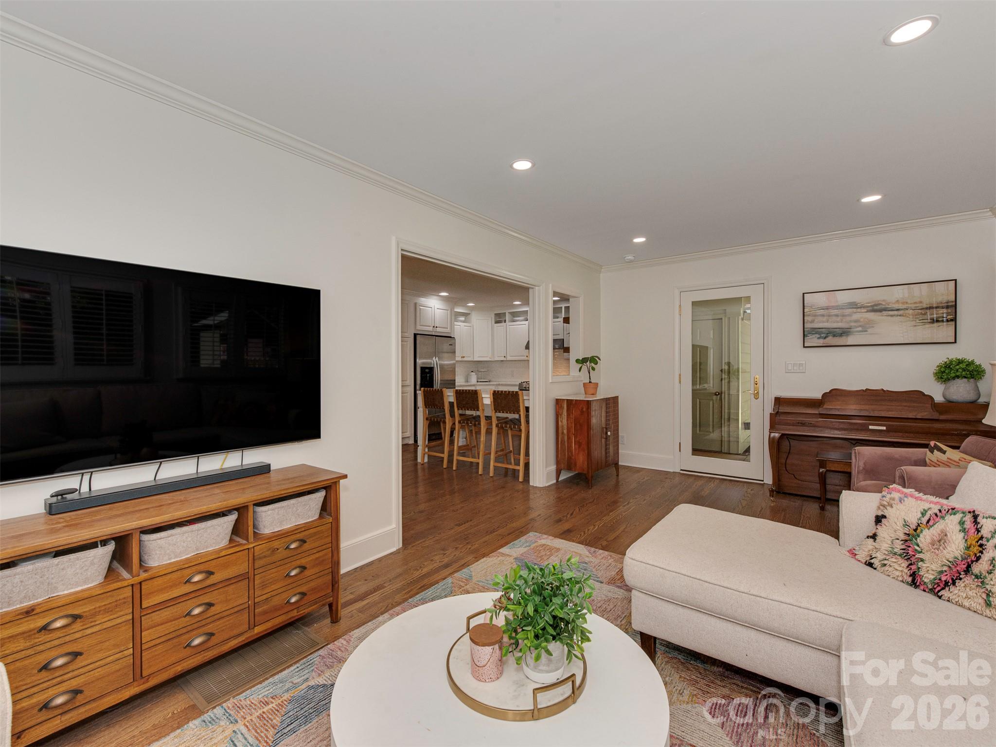 723 Romany Road Property Photo 14