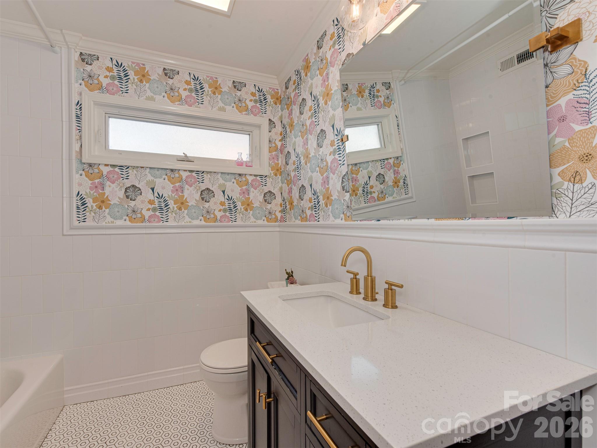 723 Romany Road Property Photo 19