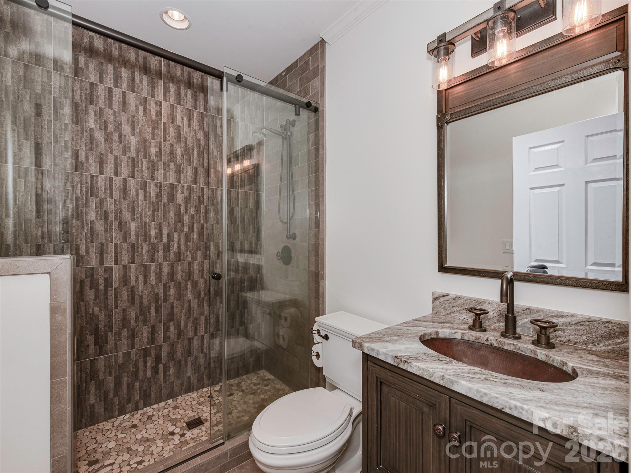 723 Romany Road Property Photo 23