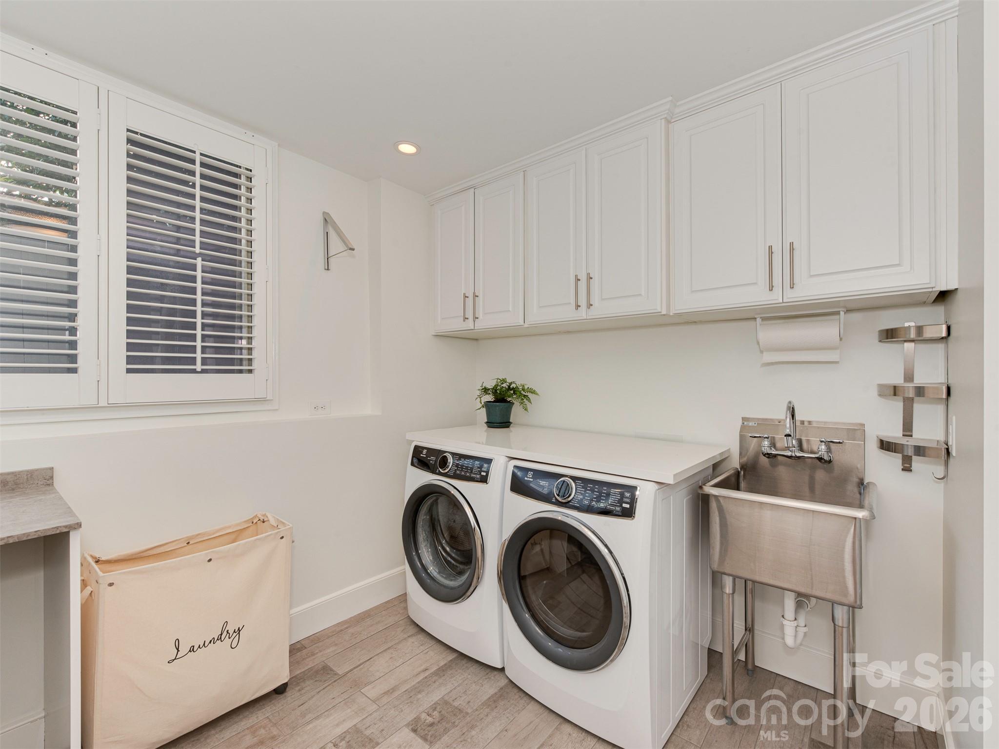 723 Romany Road Property Photo 25