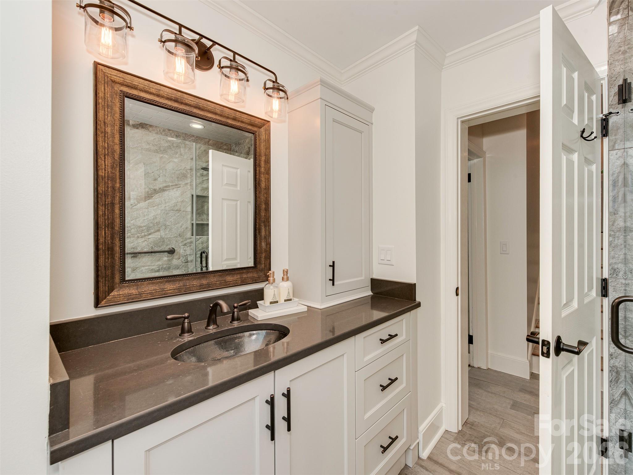 723 Romany Road Property Photo 27