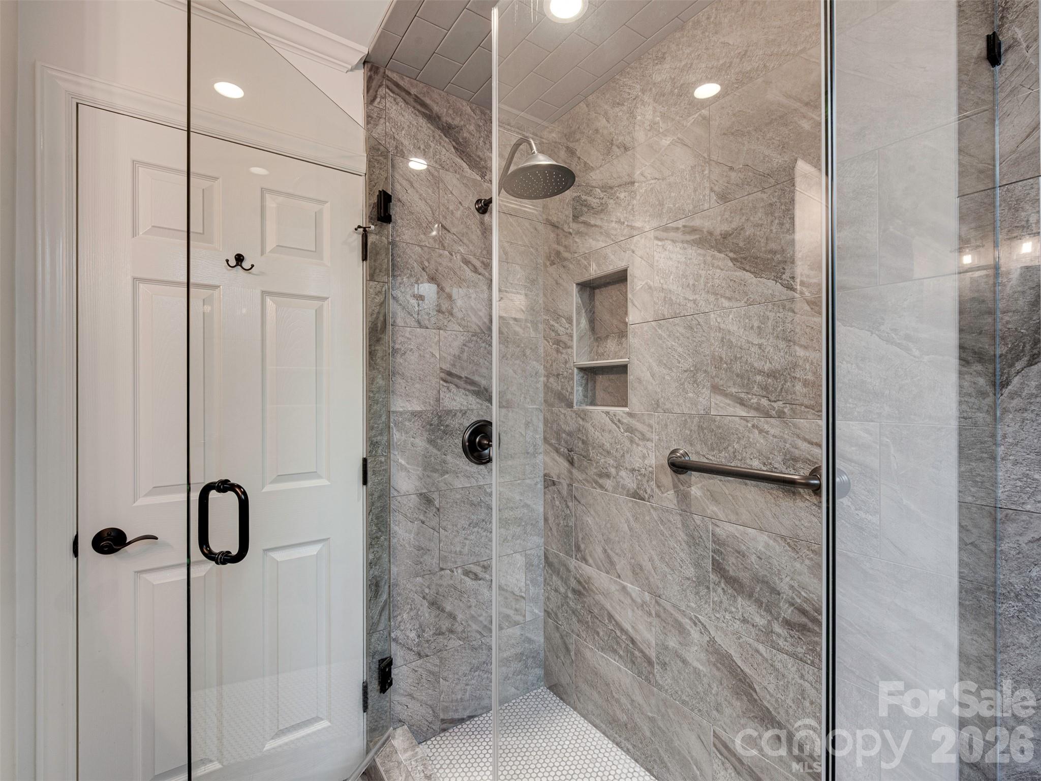 723 Romany Road Property Photo 28