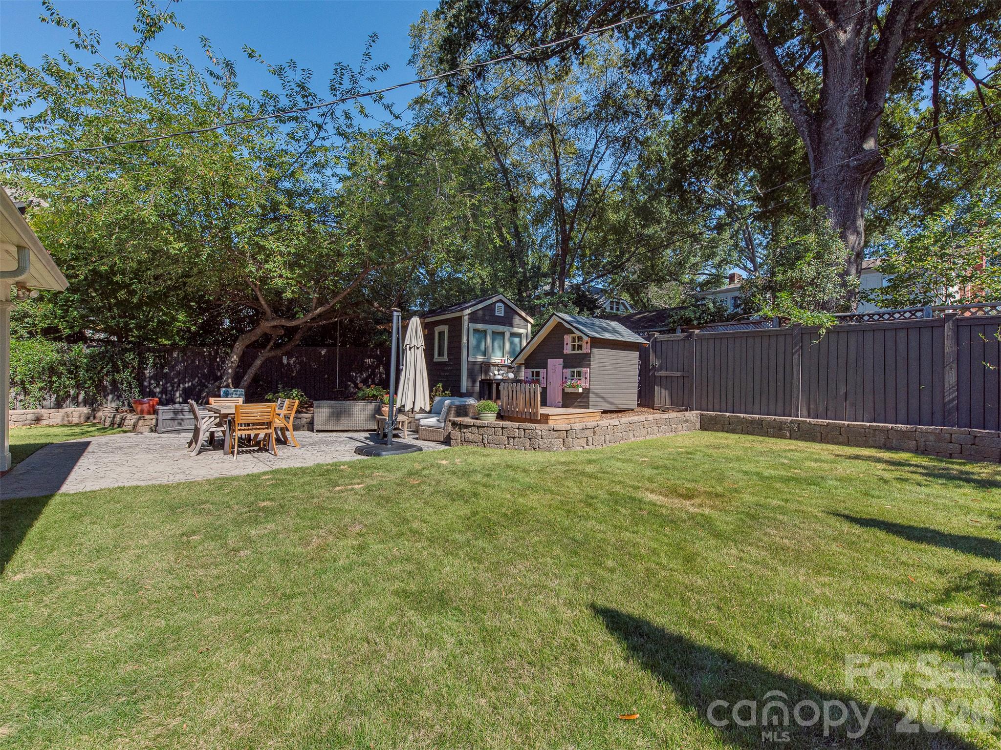 723 Romany Road Property Photo 32