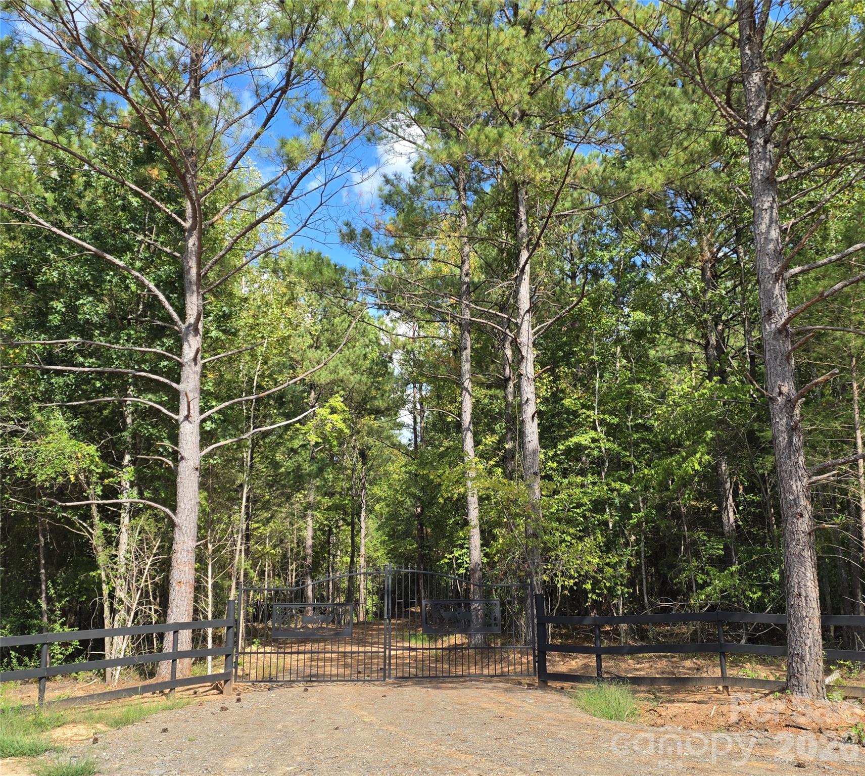 552 Midway Road Property Photo 2