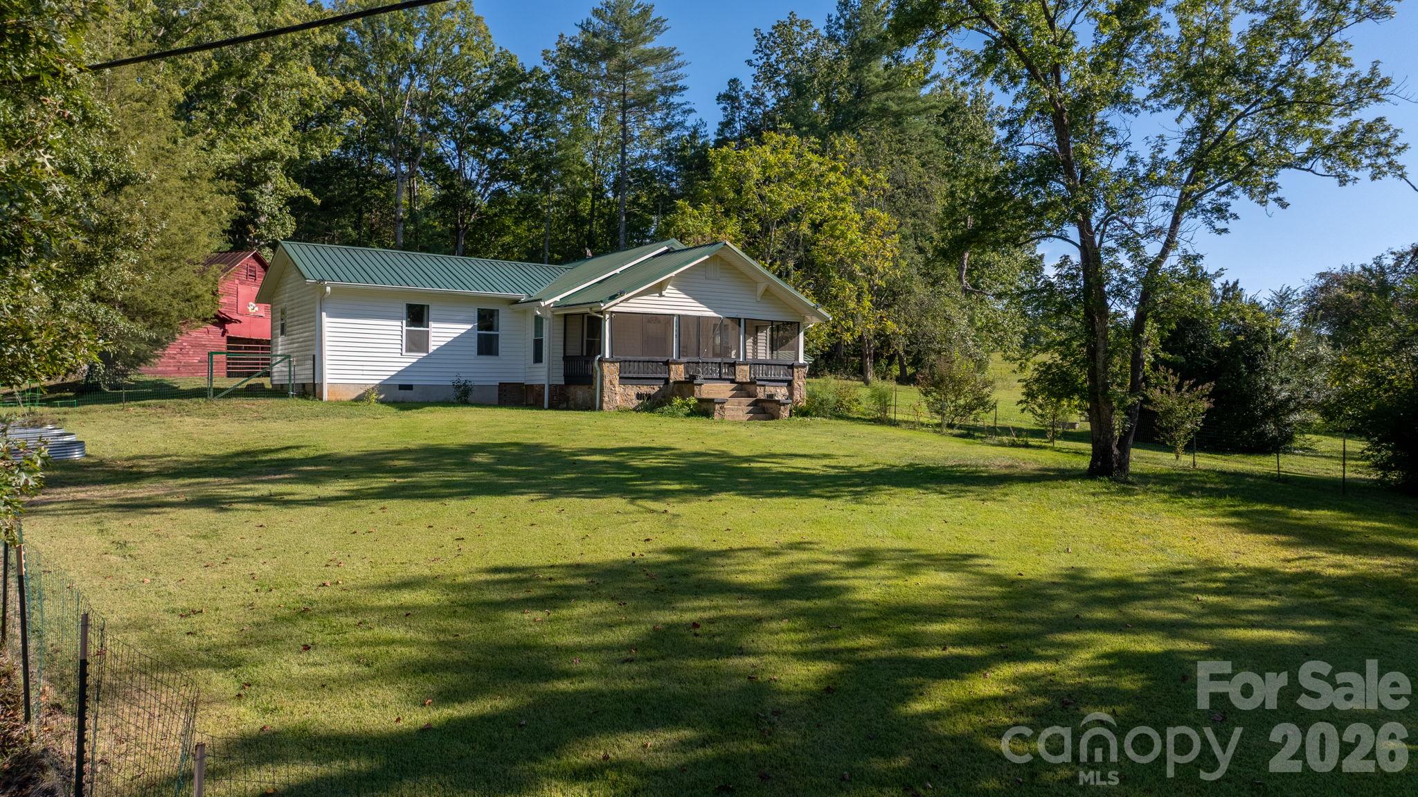 6998 Nobby Lail Road Property Photo 2