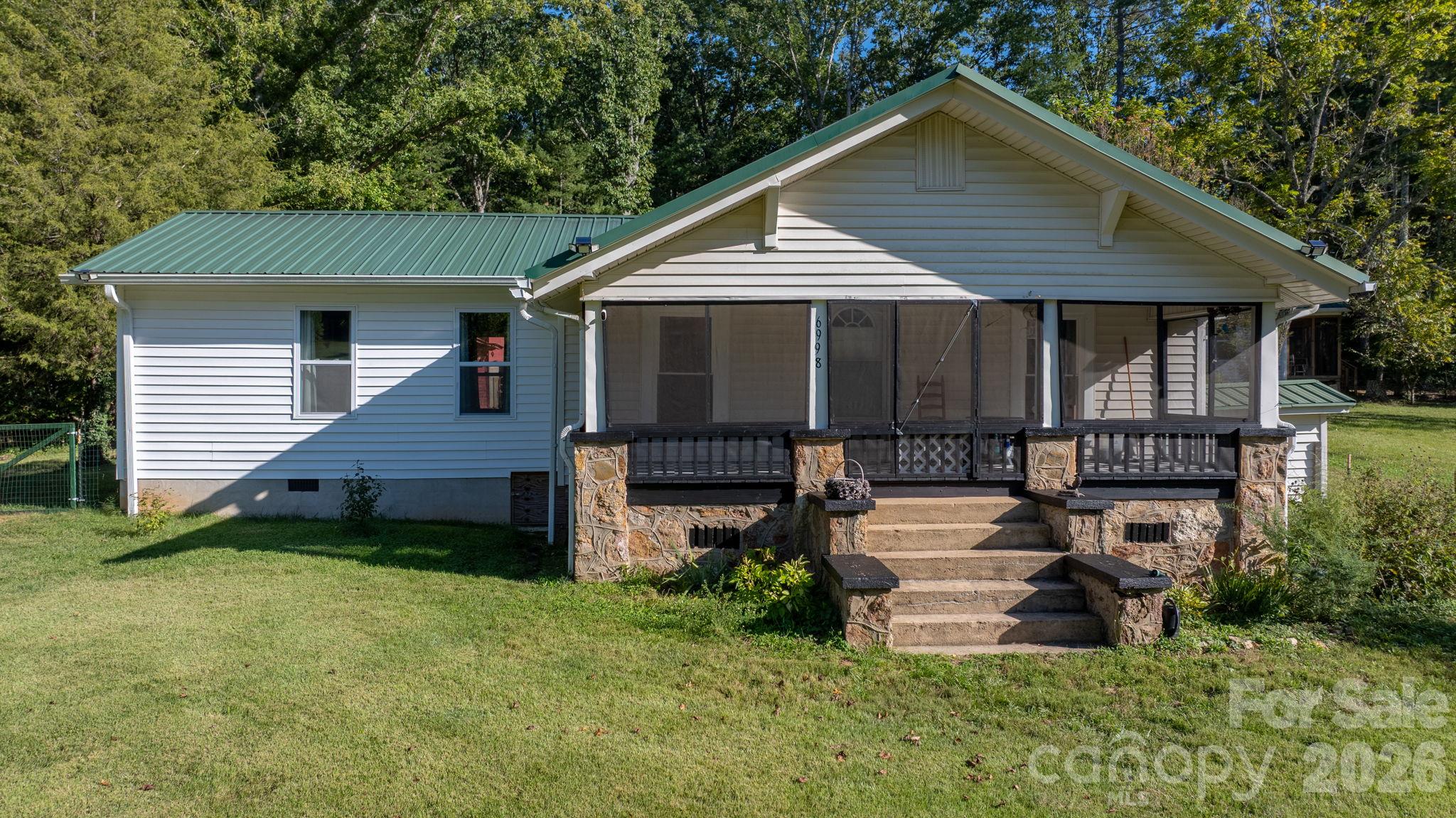 6998 Nobby Lail Road Property Photo 3